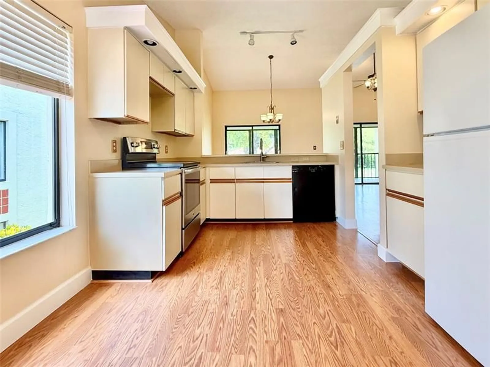 Property Slideshow image 14 of 62 | 10805 bahama palm way apt 201, Boynton Beach, FL, 33437