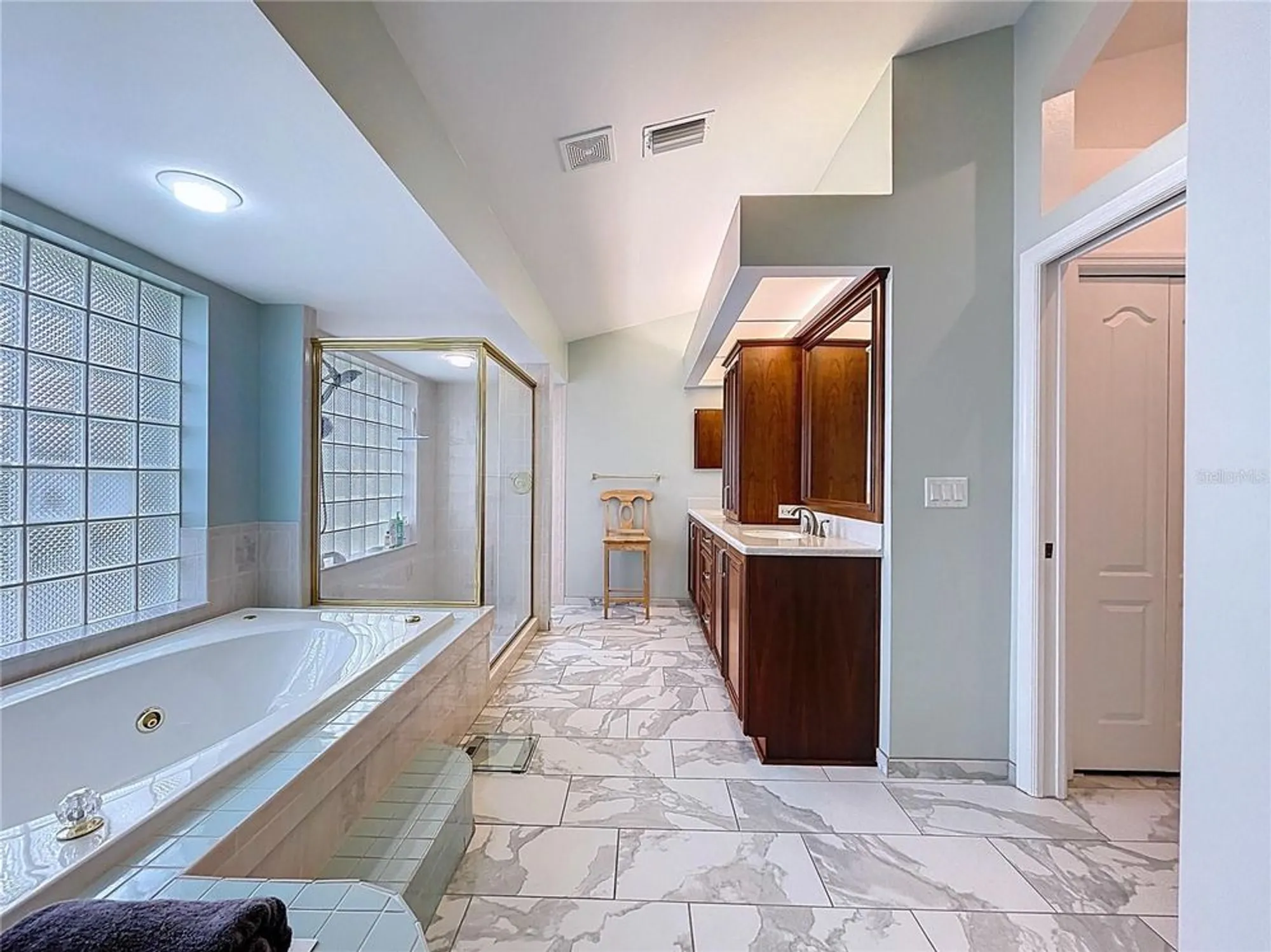 Property Slideshow image 27 of 48 | 9276 ashley dr, Weeki Wachee, FL, 34613