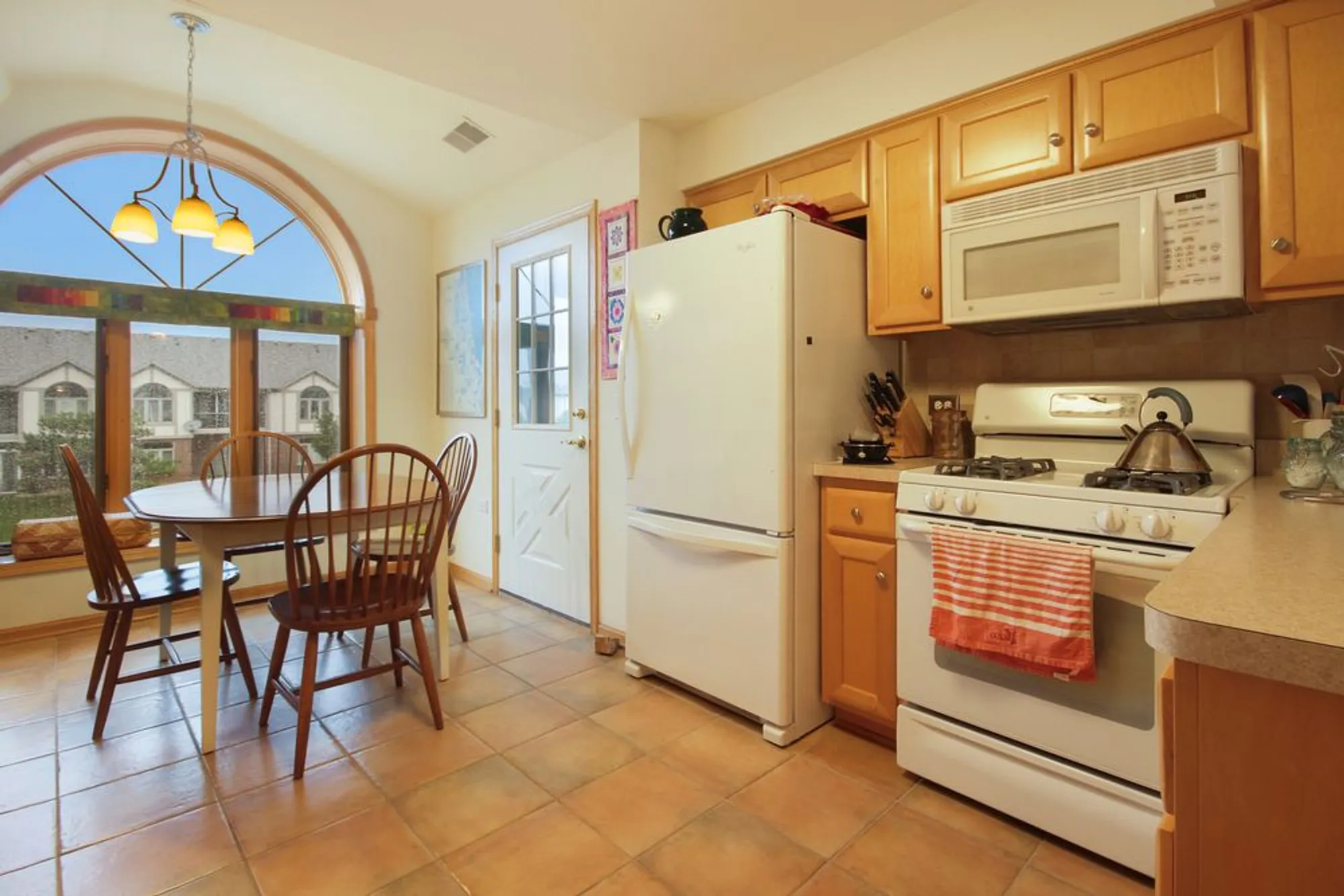 Property Slideshow image 7 of 15 | 6254 kallsen dr unit 4, Tinley Park, IL, 60477