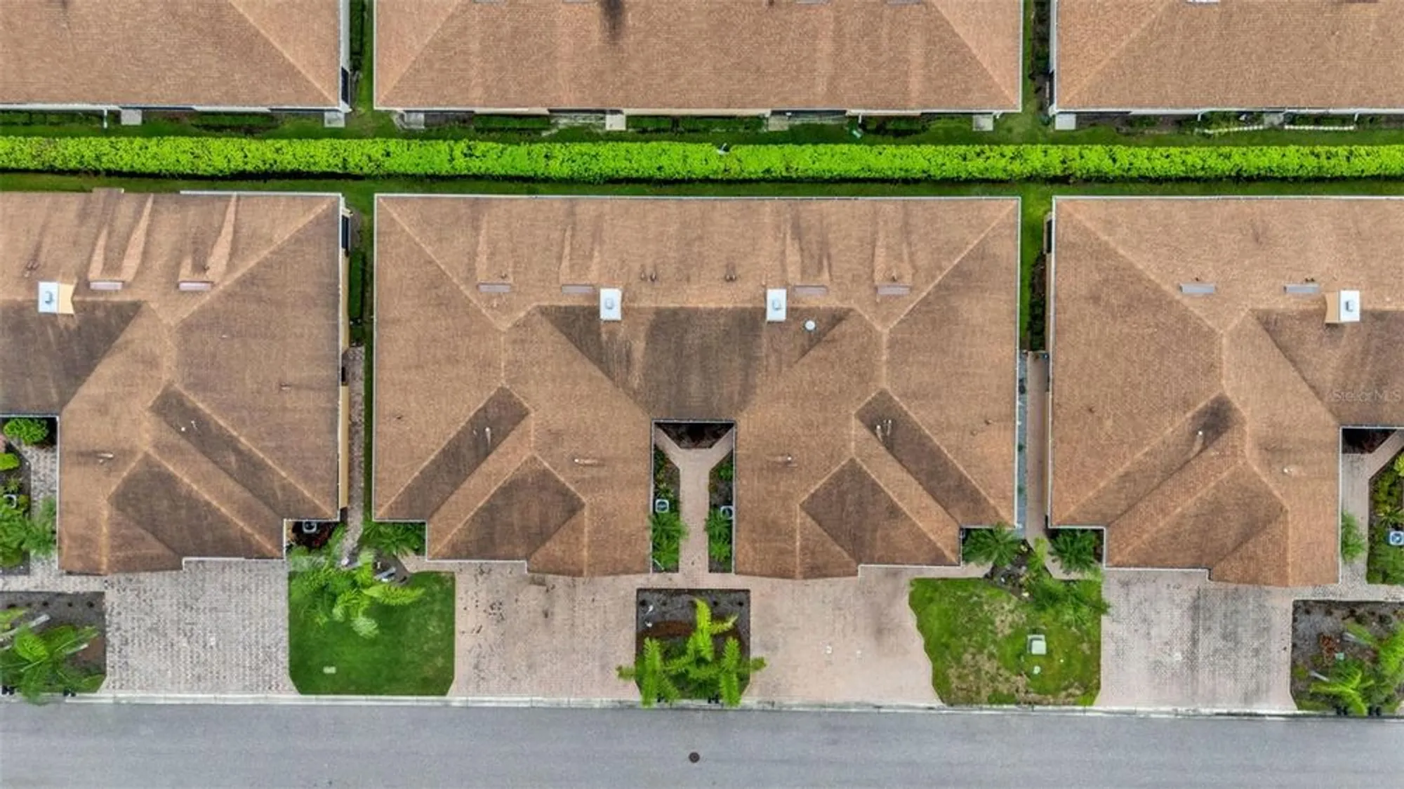 Property Slideshow image 28 of 34 | 1584 vienna square dr, Winter Haven, FL, 33884