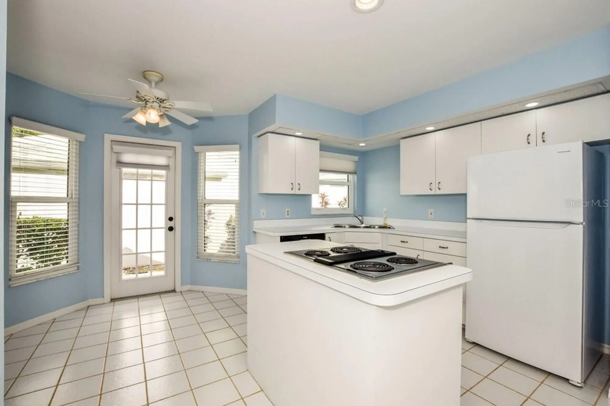 Property Slideshow image 15 of 65 | 702 brightside crescent dr 2, Venice, FL, 34293