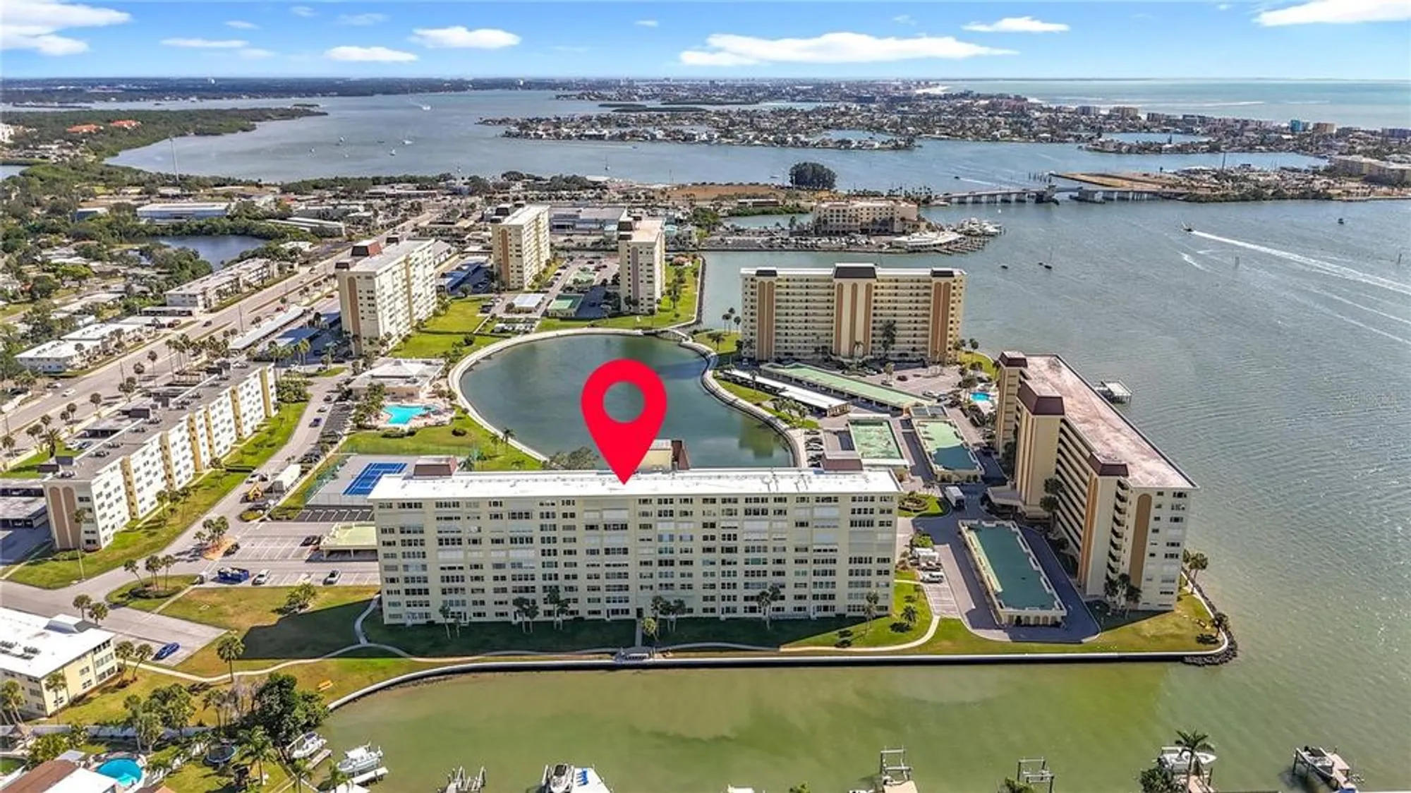 Property Slideshow image 60 of 77 | 4725 cove cir apt 810, Saint Petersburg, FL, 33708