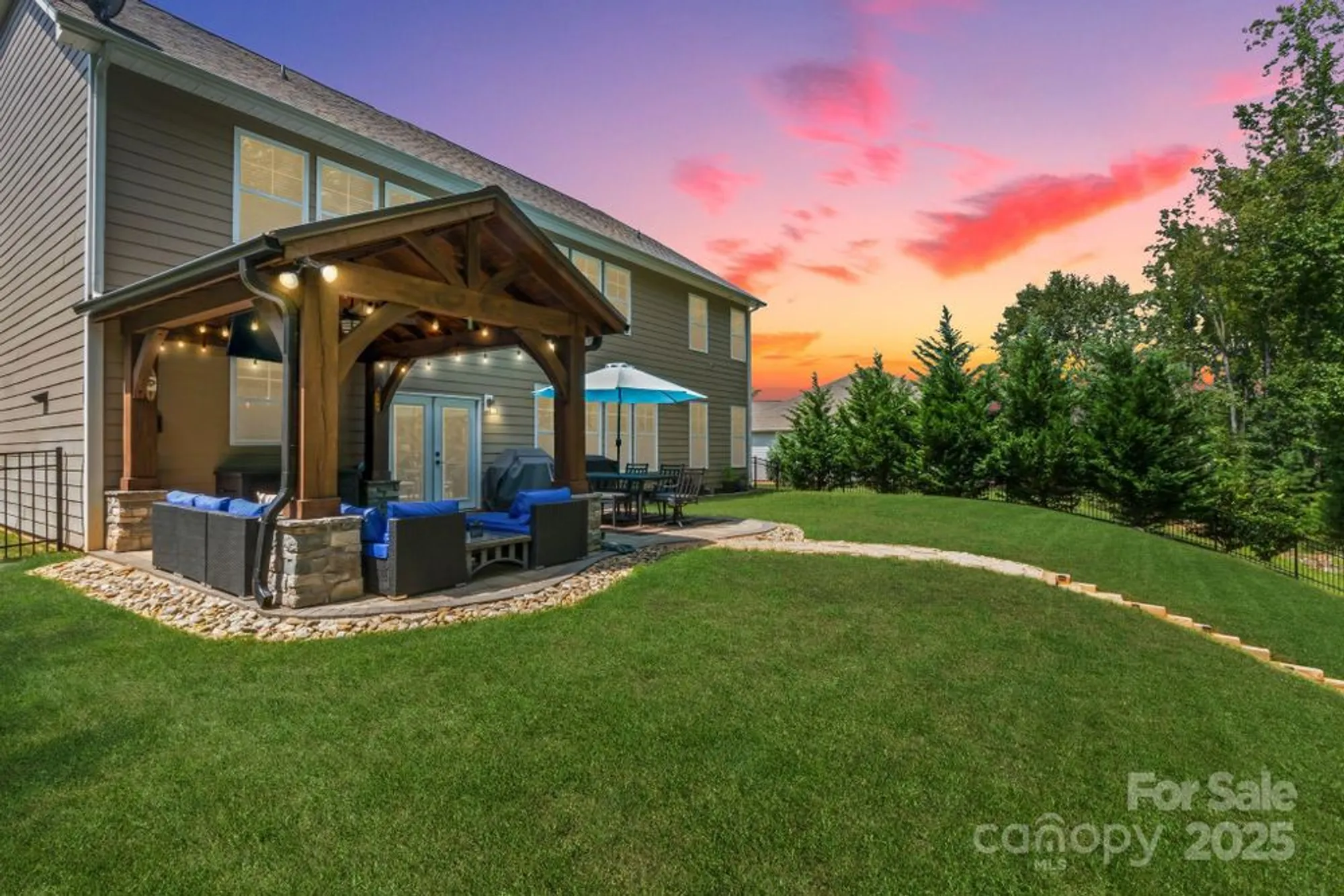 Property Slideshow image 5 of 48 | 142 canoe pole ln, Mooresville, NC, 28117