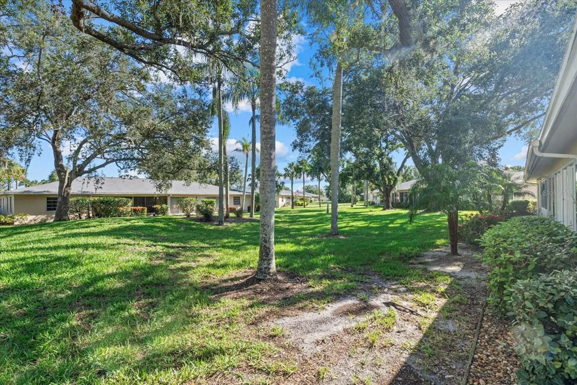 Property Slideshow image 19 of 29 | 6916 w country club dr n # 9b, Sarasota, FL, 34243
