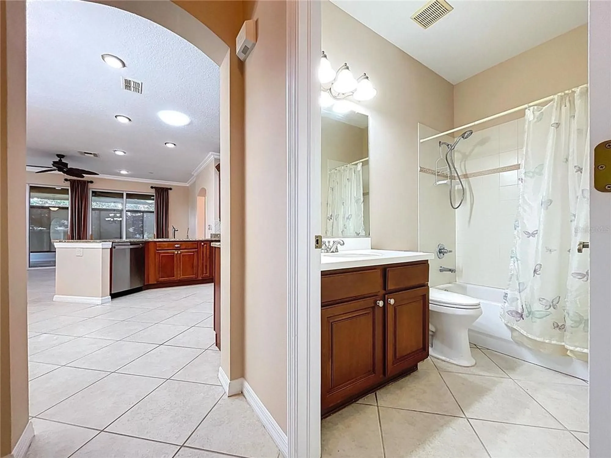 Property Slideshow image 33 of 74 | 2018 inverness greens dr # 2018, Sun City Center, FL, 33573