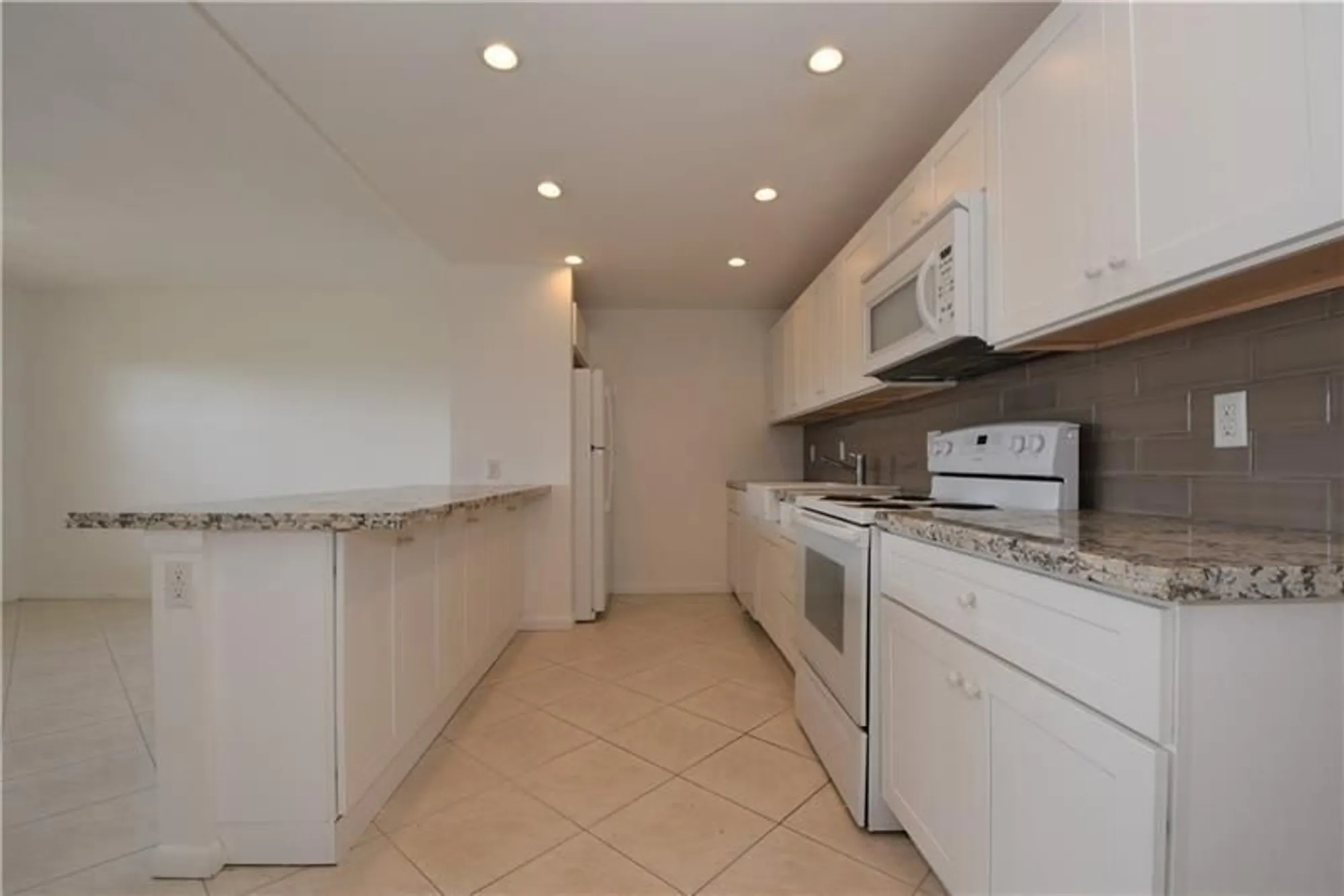 Property Slideshow image 6 of 28 | 2801 victoria way apt j4, Coconut Creek, FL, 33066