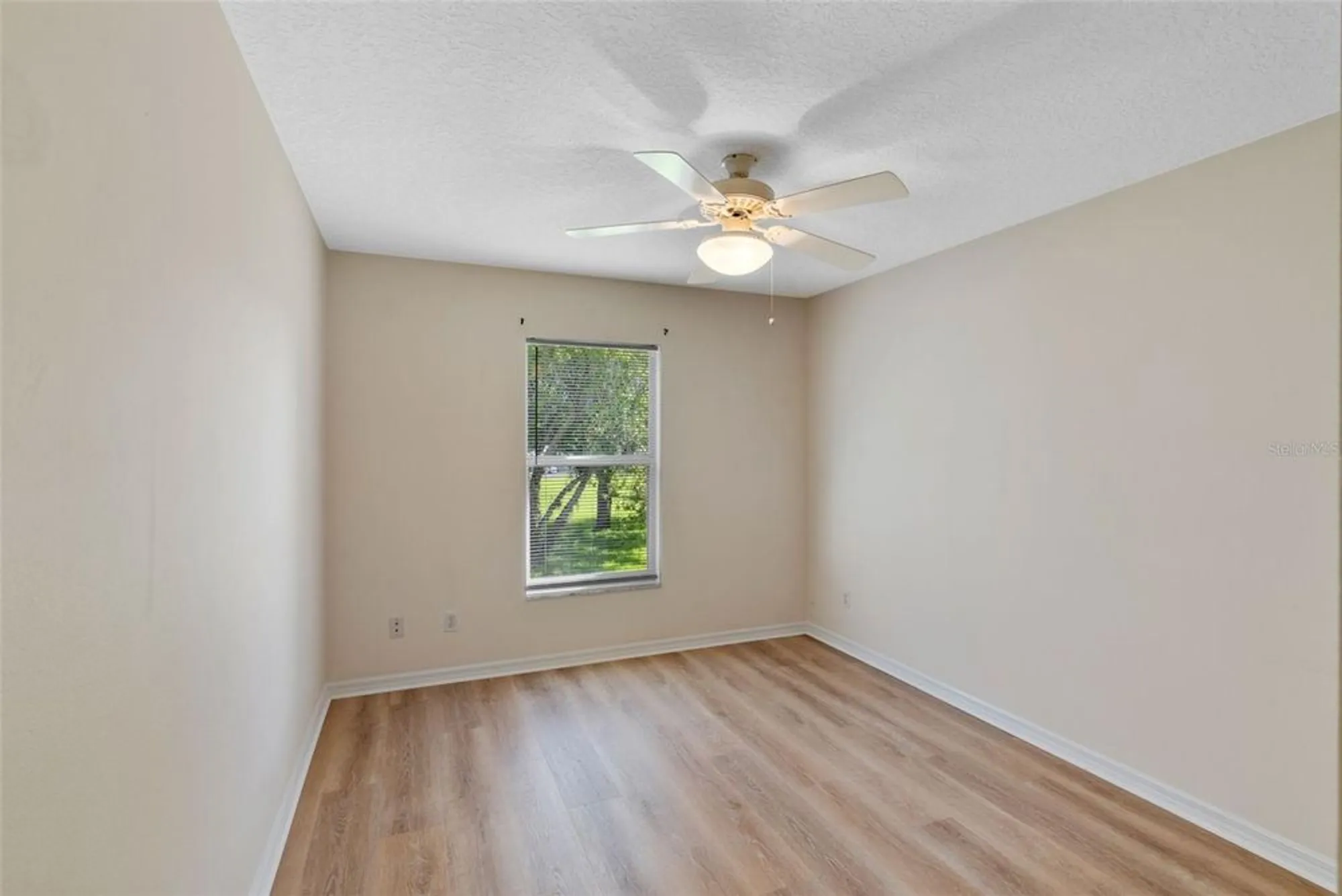 Property Slideshow image 17 of 21 | 26908 honeymoon ave, Leesburg, FL, 34748