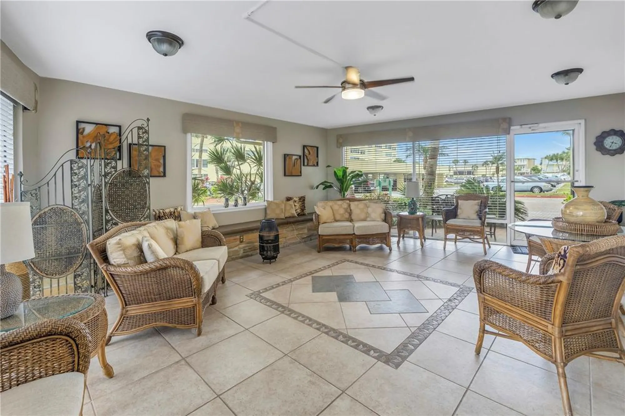 Property Slideshow image 48 of 73 | 4525 cove cir apt 102, Saint Petersburg, FL, 33708