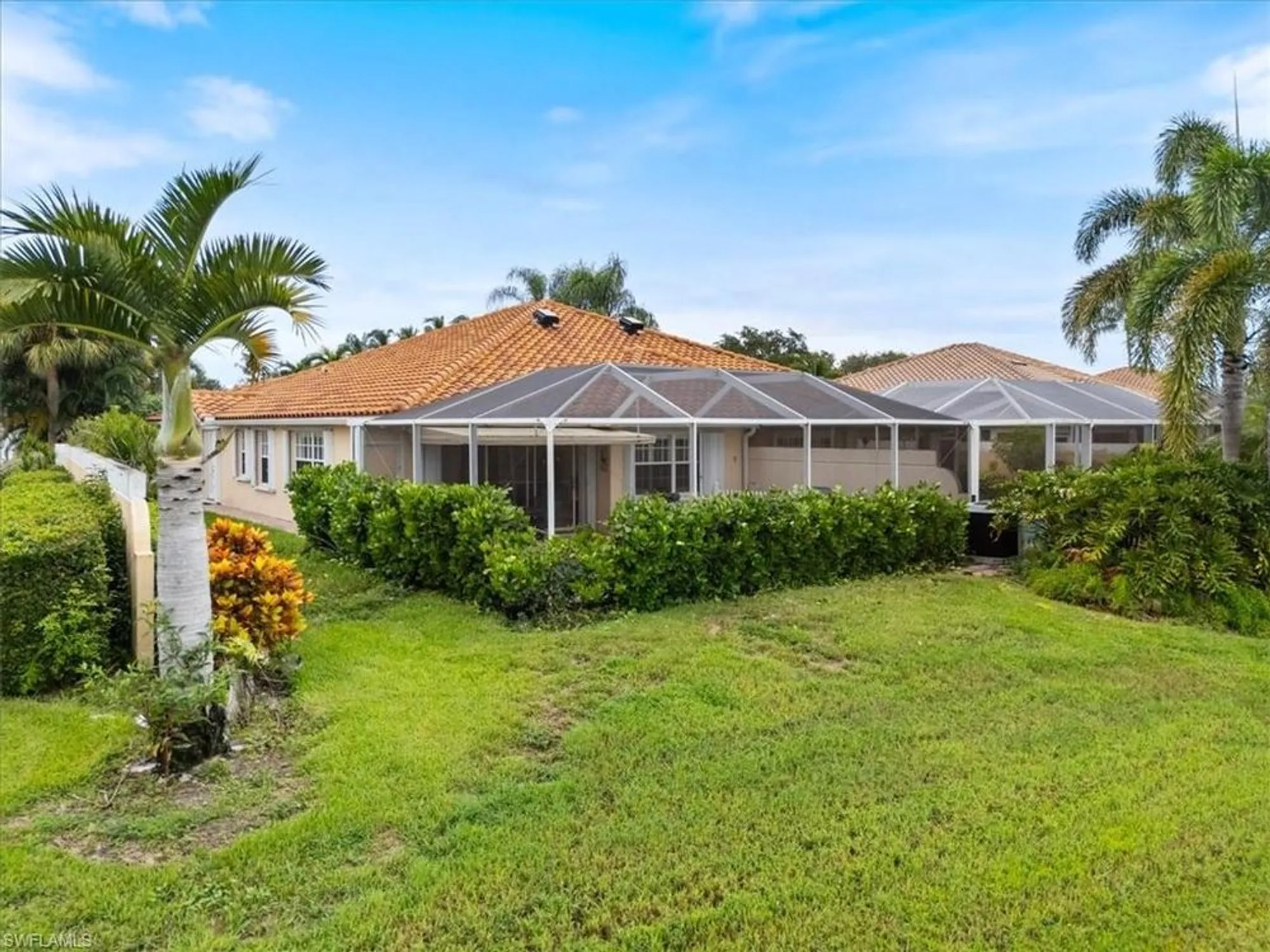 Property Slideshow image 4 of 27 | 5756 drummond way, Naples, FL, 34119