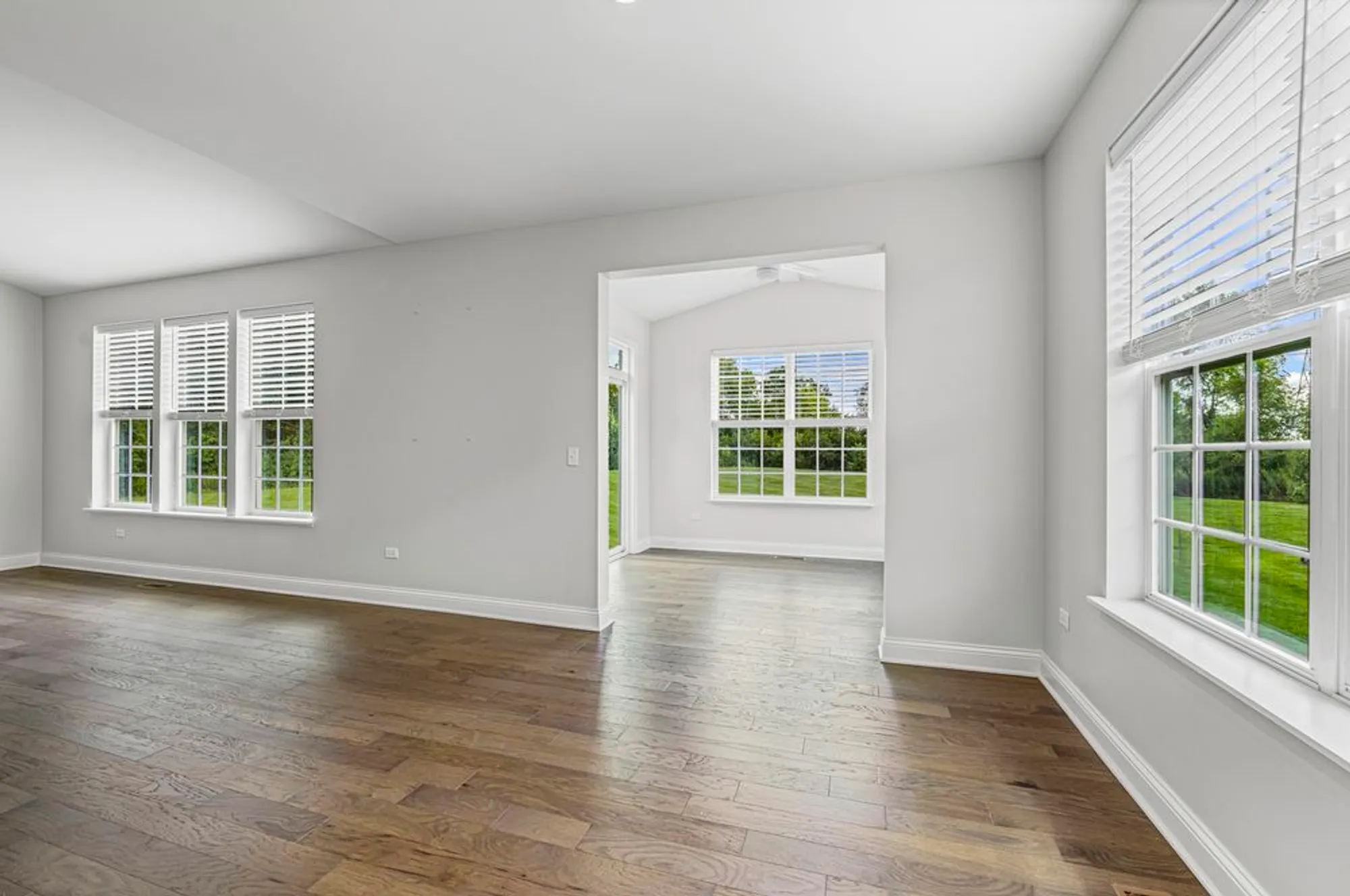 Property Slideshow image 10 of 29 | 1117 black cherry dr, Crystal Lake, IL, 60012