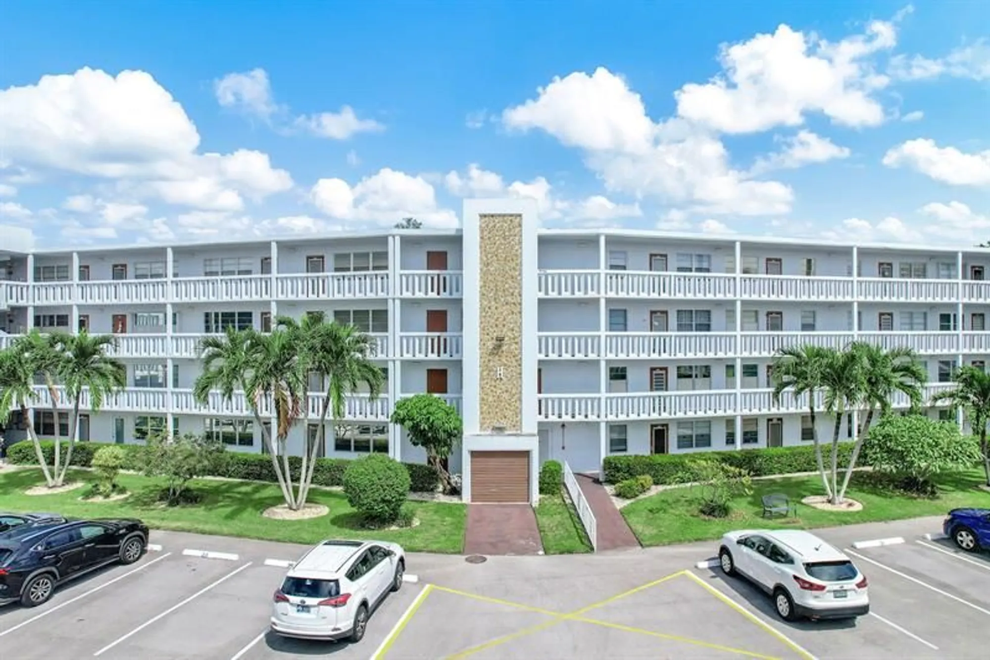 Property Slideshow image 37 of 47 | 2038 newport h # 2038, Deerfield Beach, FL, 33442