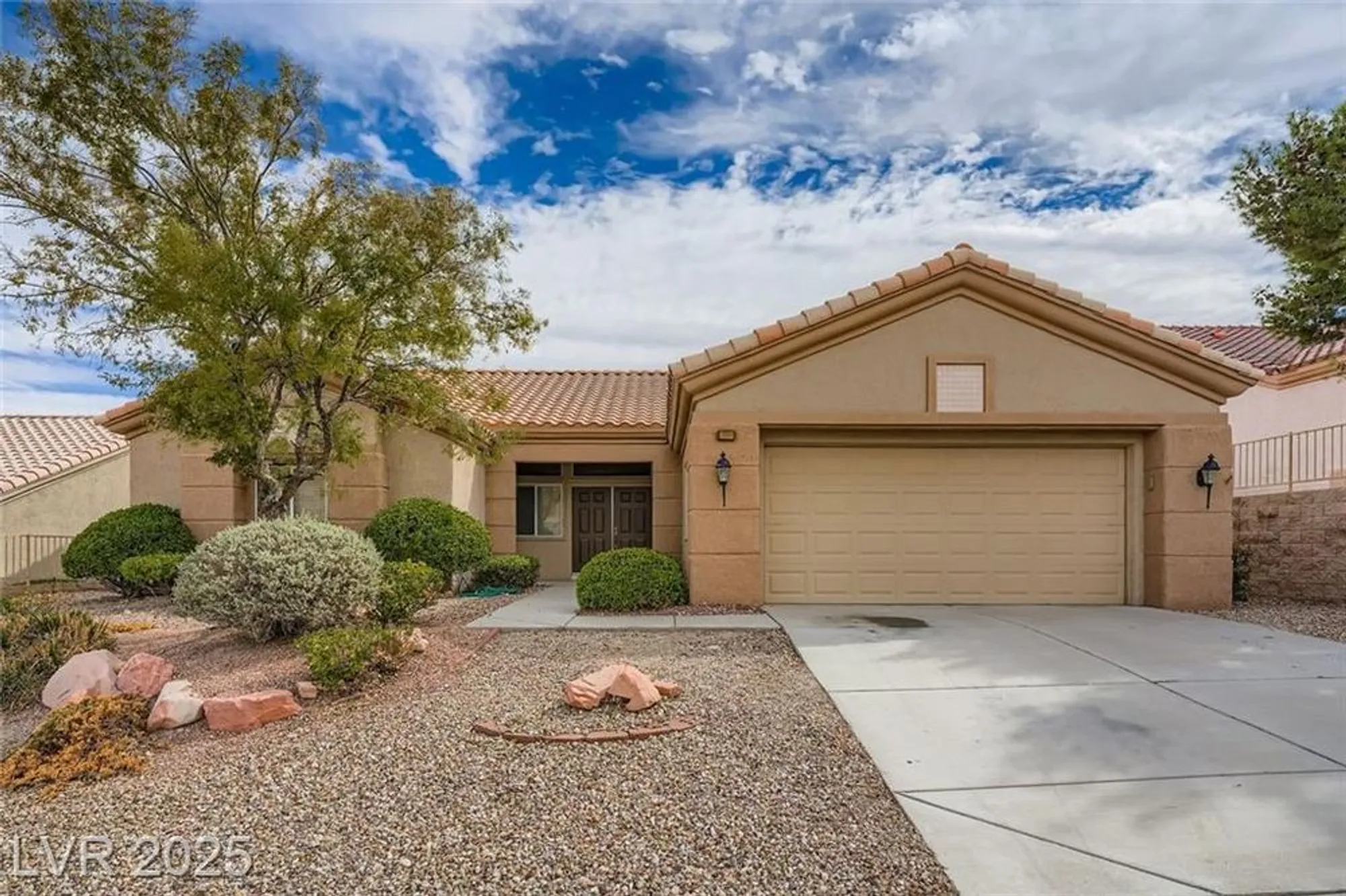 Property Slideshow image 2 of 21 | 2820 faiss dr, Las Vegas, NV, 89134
