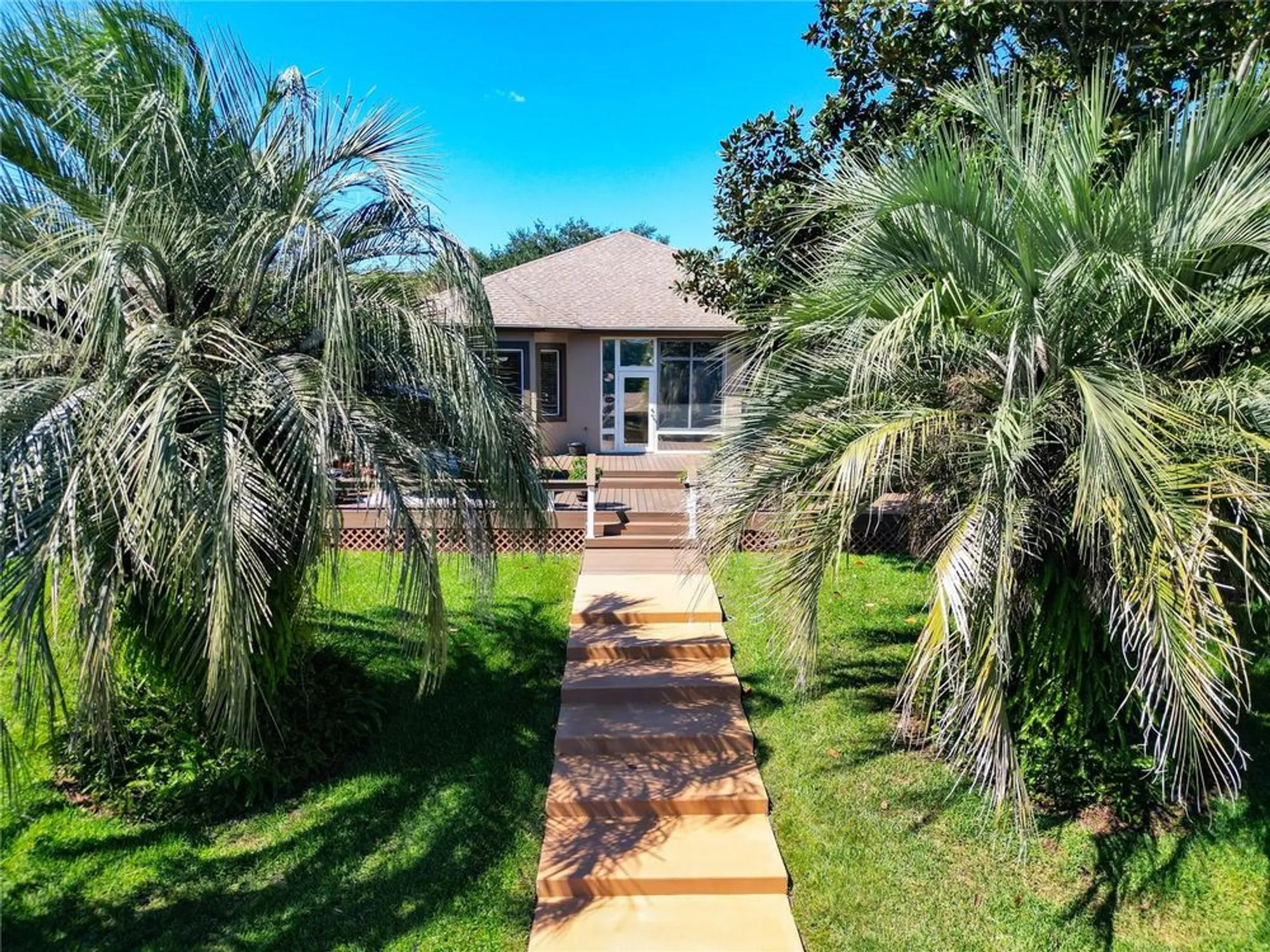 Property Slideshow image 38 of 50 | 6128 landings blvd, Lady Lake, FL, 32159