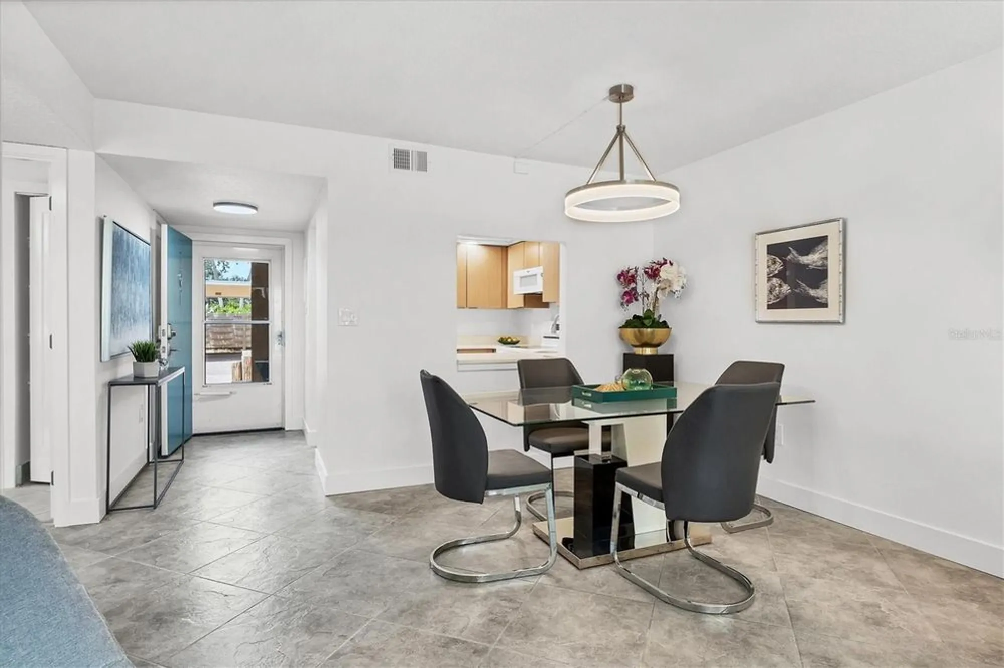 Property Slideshow image 22 of 55 | 1350 n portofino dr apt 107, Sarasota, FL, 34242