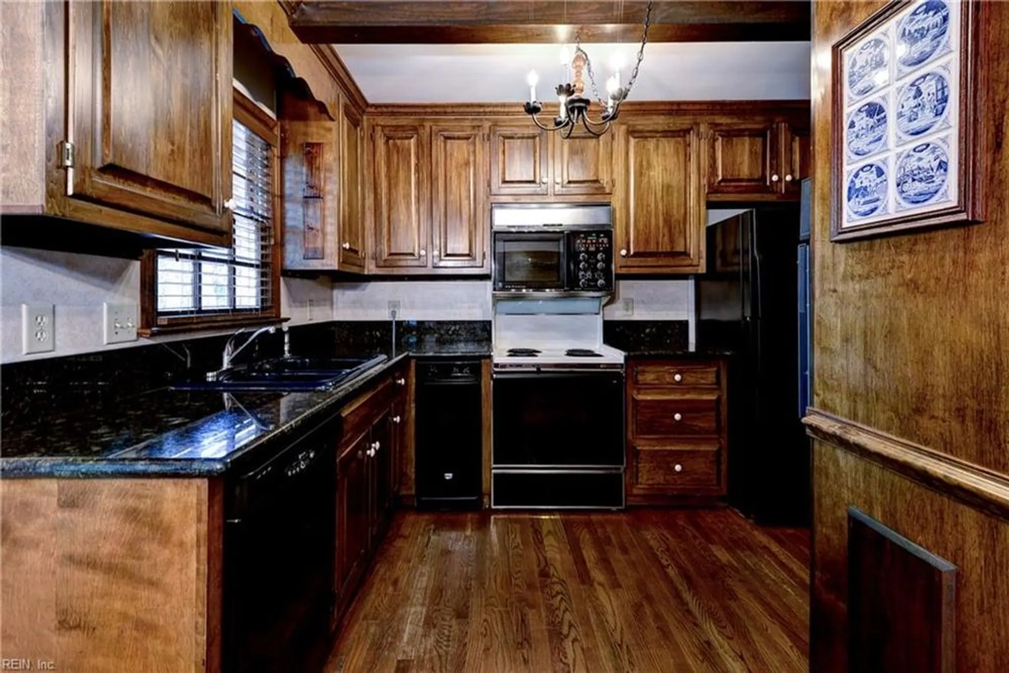 Property Slideshow image 9 of 45 | 136 thomas dale, Williamsburg, VA, 23185