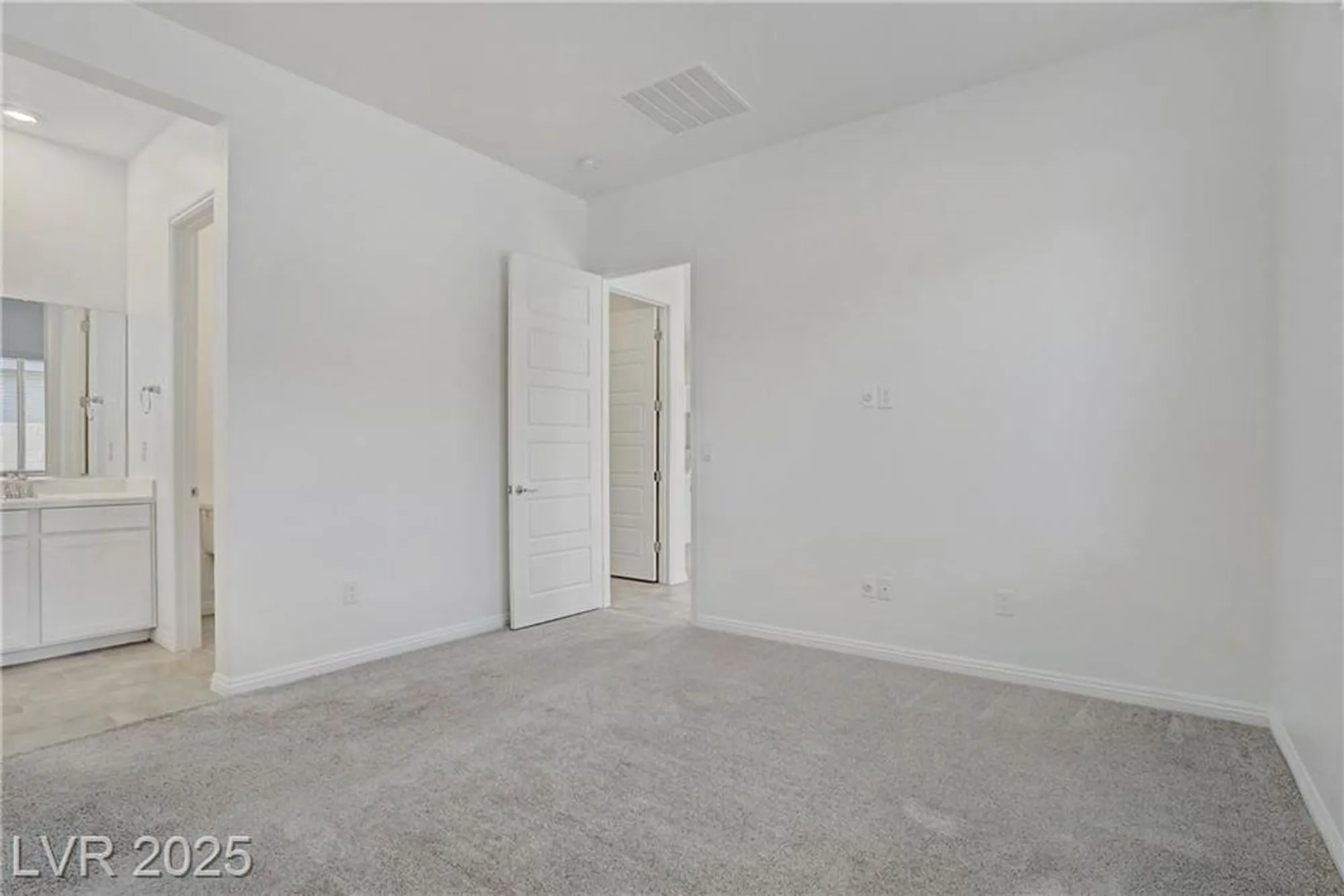 Property Slideshow image 17 of 35 | 933 mayfield manor ln, Las Vegas, NV, 89138