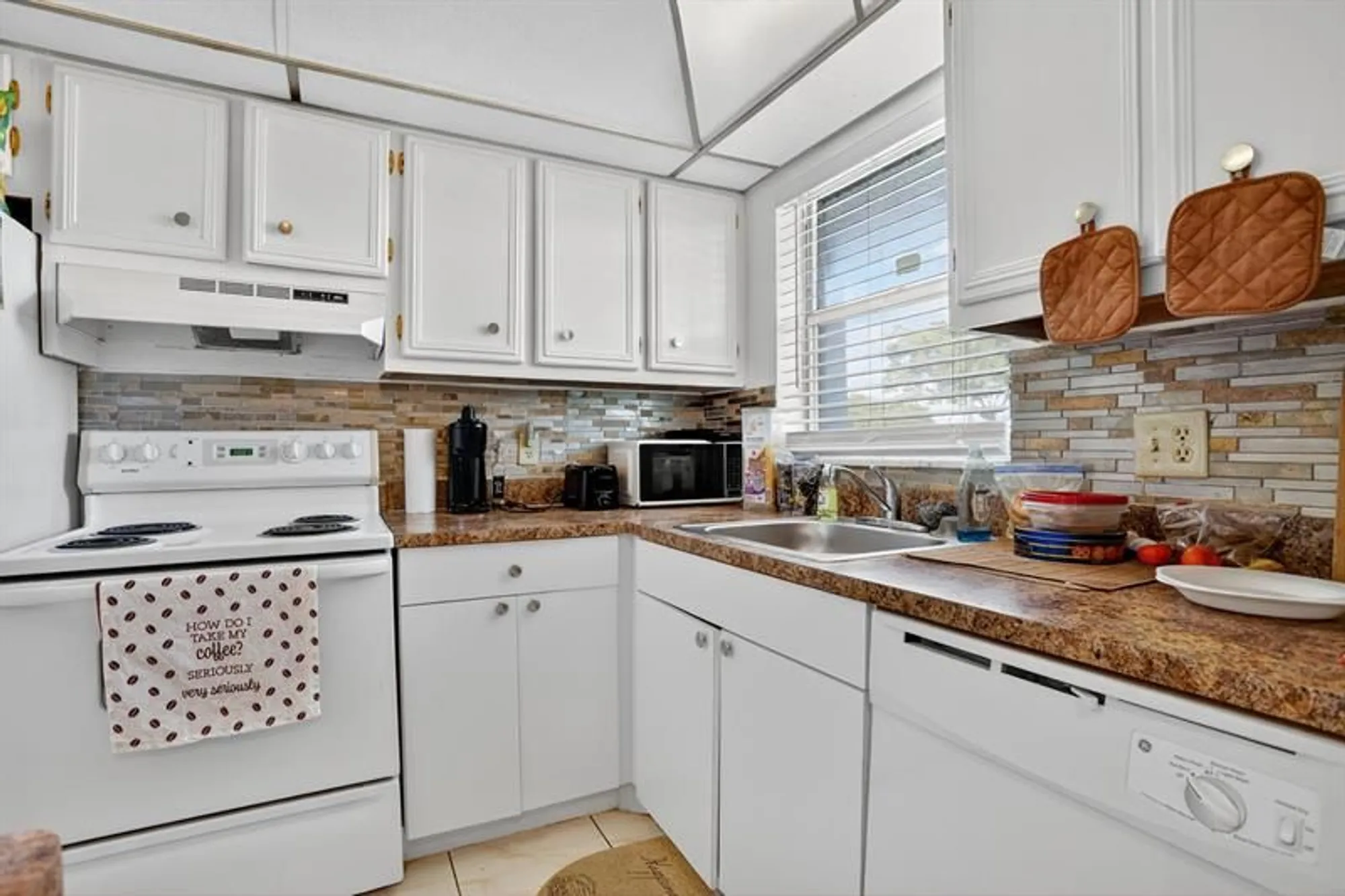 Property Slideshow image 9 of 40 | 6650 royal palm blvd apt 203, Margate, FL, 33063