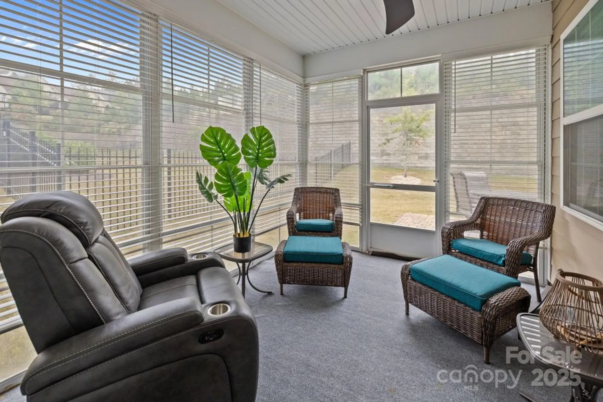 Property Slideshow image 5 of 25 | 16812 lookout landing ln, Charlotte, NC, 28278