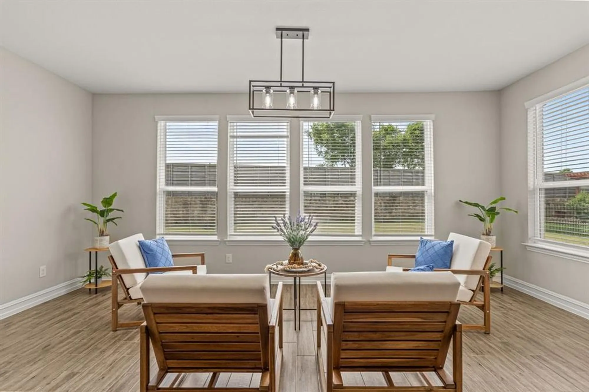 Property Slideshow image 20 of 40 | 712 freedom ln, Aubrey, TX, 76227