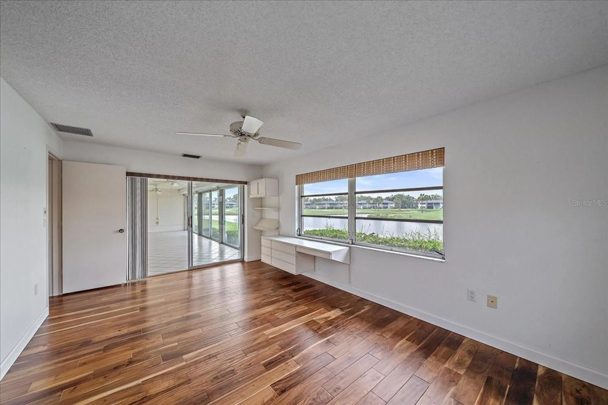 Property Slideshow image 18 of 36 | 7077 w country club dr, Sarasota, FL, 34243