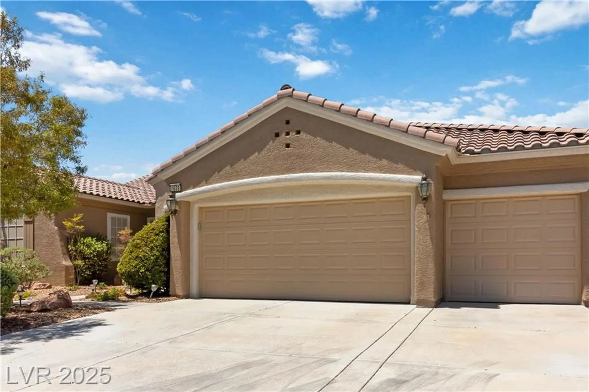 Property Slideshow image 5 of 51 | 1629 black fox canyon rd, Henderson, NV, 89052