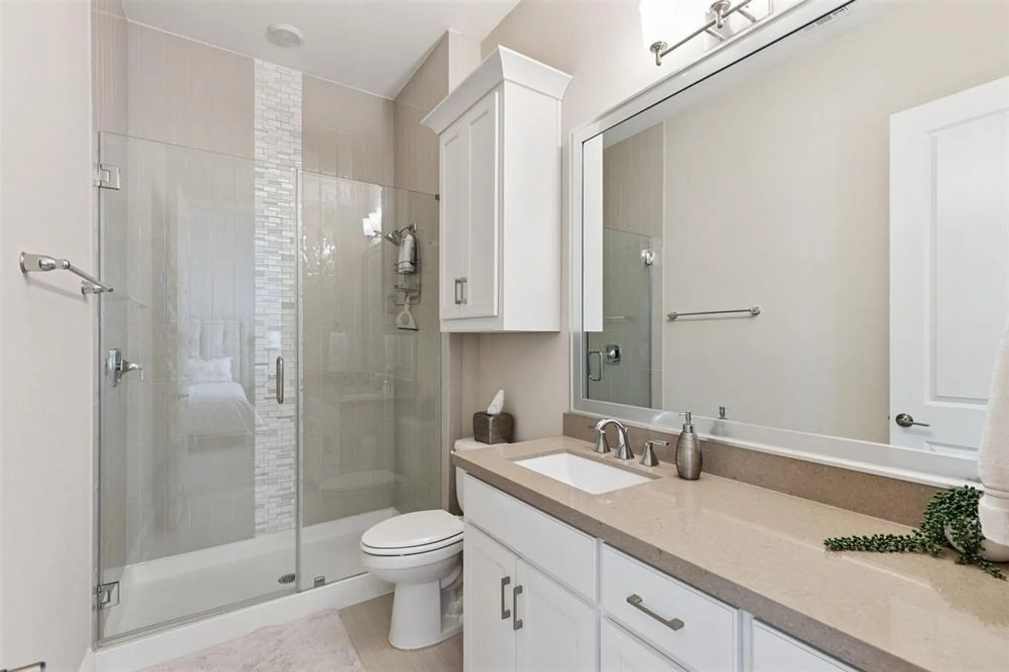 Property Slideshow image 10 of 40 | 7740 castlebridge, The Colony, TX, 75056