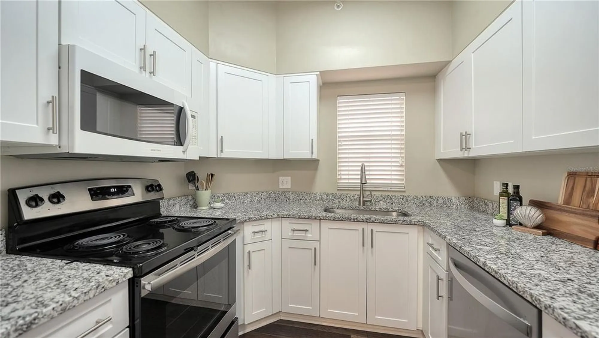 Property Slideshow image 14 of 37 | 4224 central sarasota pkwy 1116, Sarasota, FL, 34238