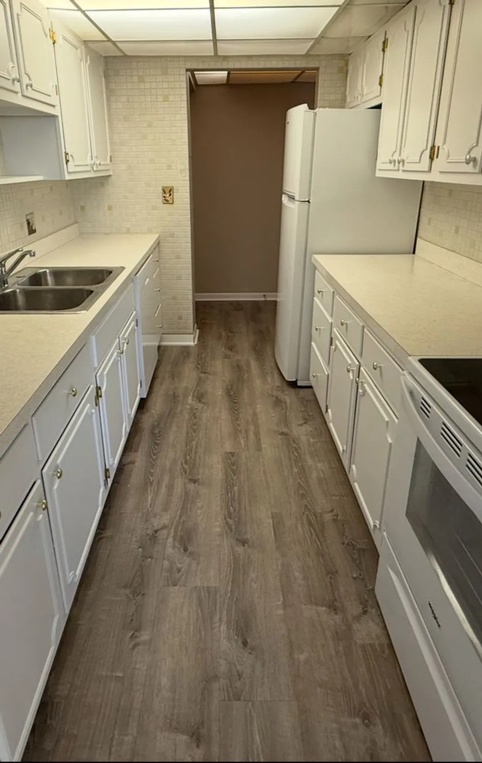 Property Slideshow image 7 of 20 | 5300 walnut ave 12b, Downers Grove, IL, 60515