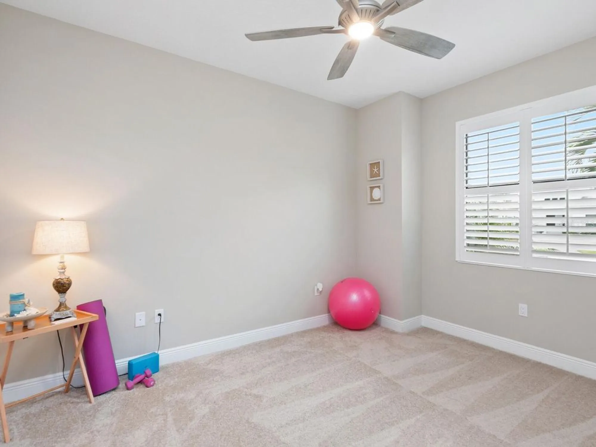Property Slideshow image 22 of 51 | 4925 surfside cir, Bradenton, FL, 34211