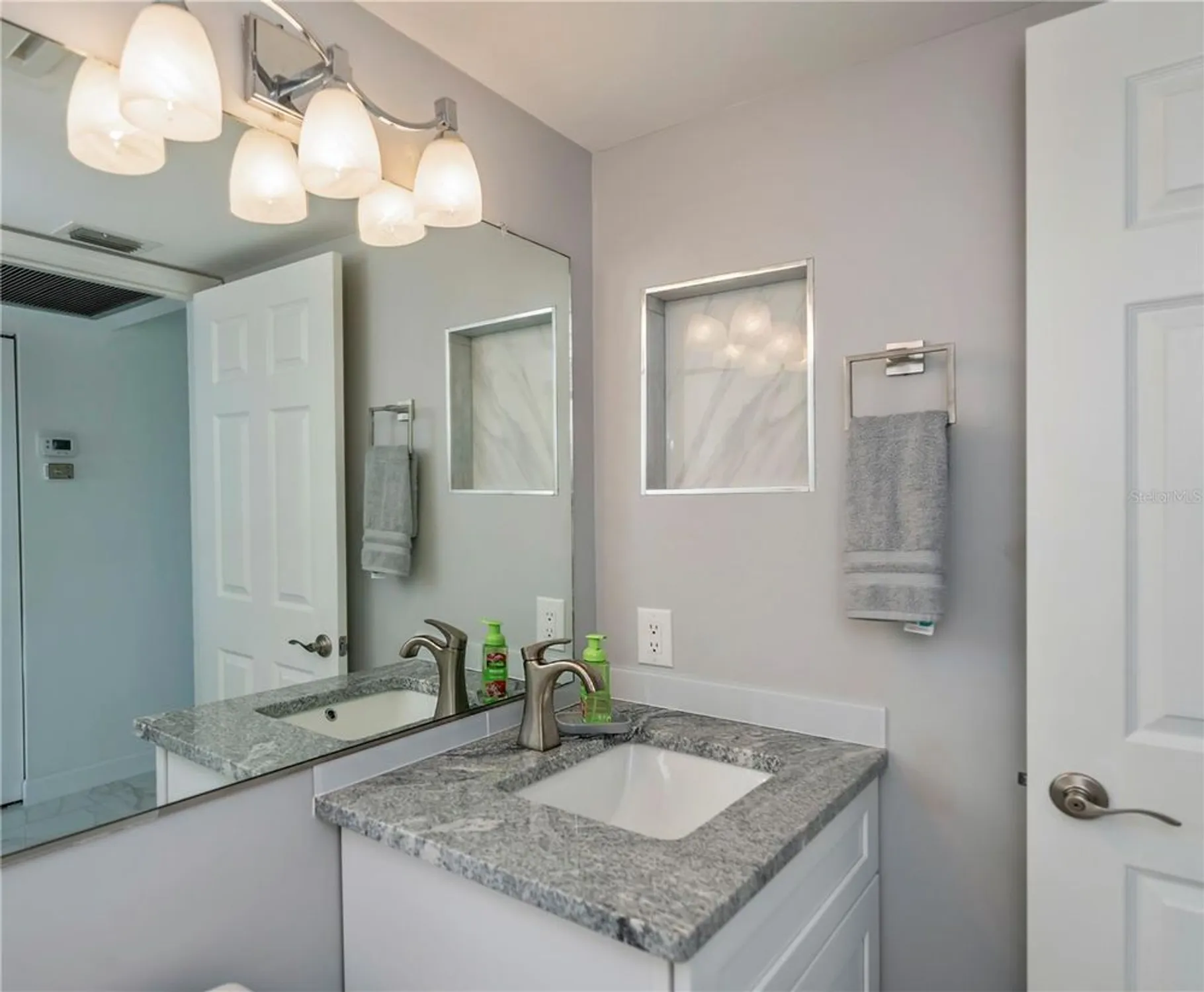 Property Slideshow image 45 of 59 | 262 cerromar way 53, Venice, FL, 34293