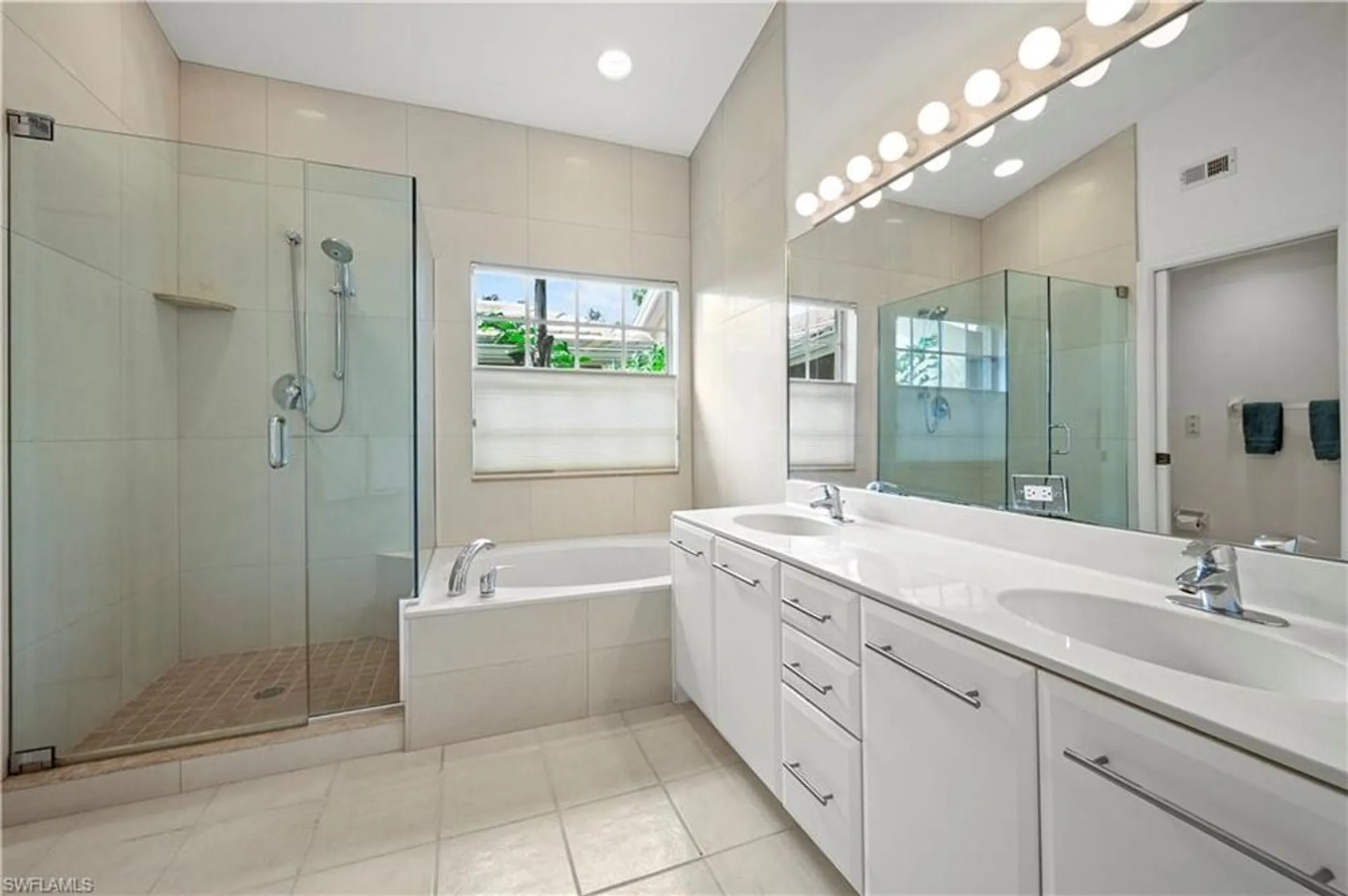 Property Slideshow image 20 of 49 | 24827 lakemont cove ln apt 203, Bonita Springs, FL, 34134