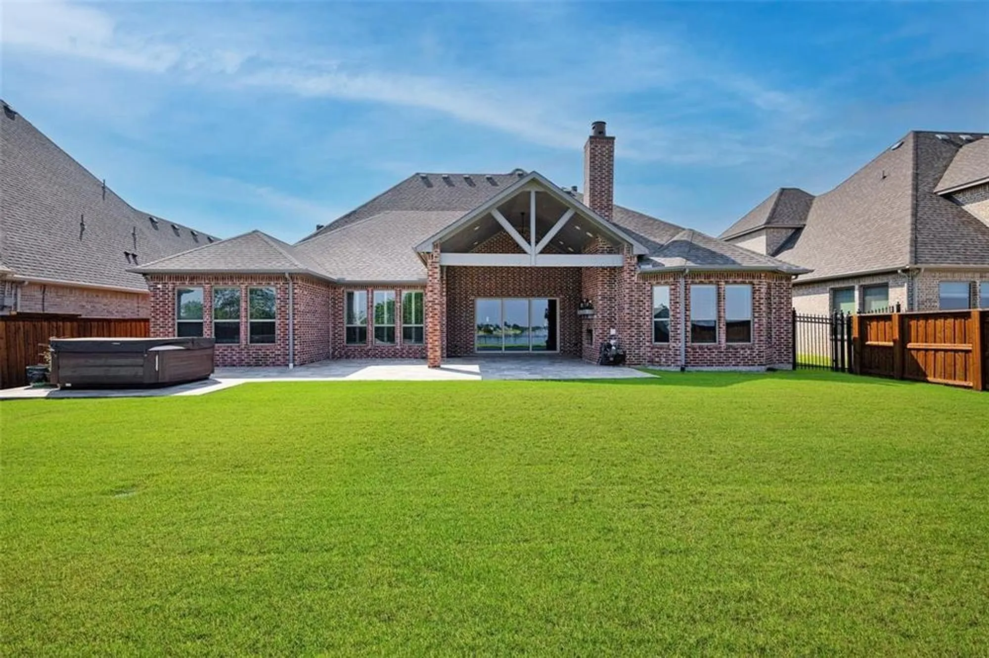 Property Slideshow image 10 of 40 | 7736 castlebridge, The Colony, TX, 75056