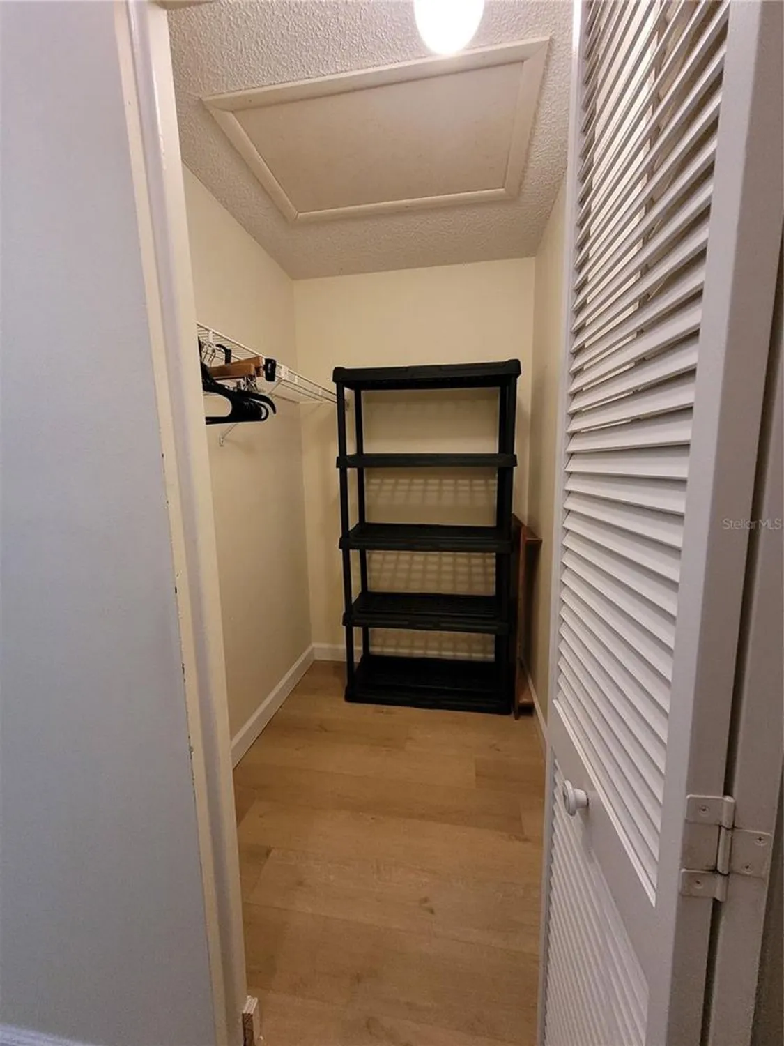 Property Slideshow image 8 of 23 | 946 madrid dr, Palm Harbor, FL, 34684