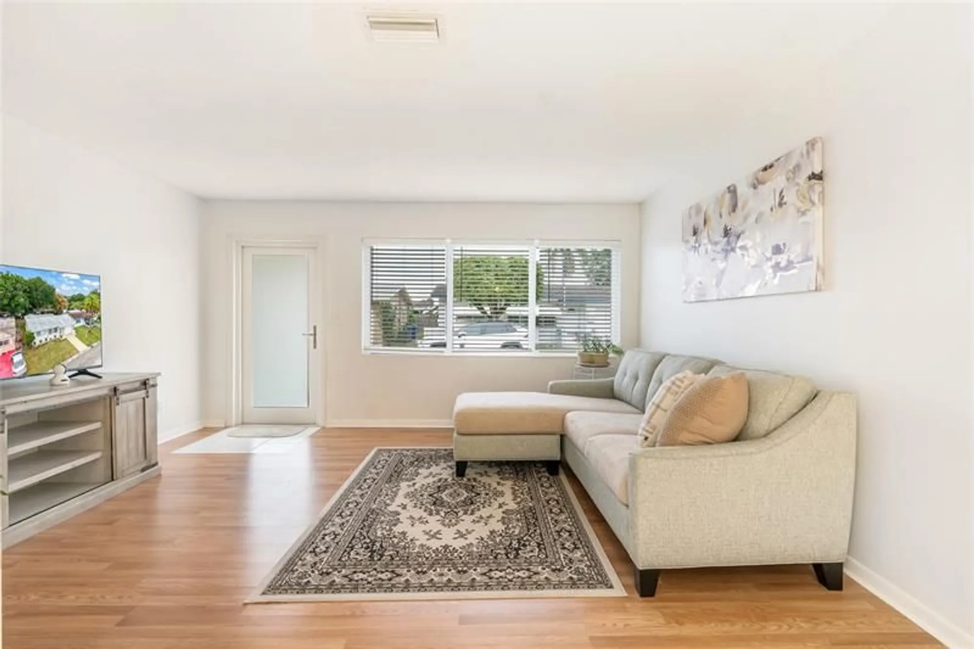 Property Slideshow image 10 of 35 | 985 nw 69th ave, Margate, FL, 33063