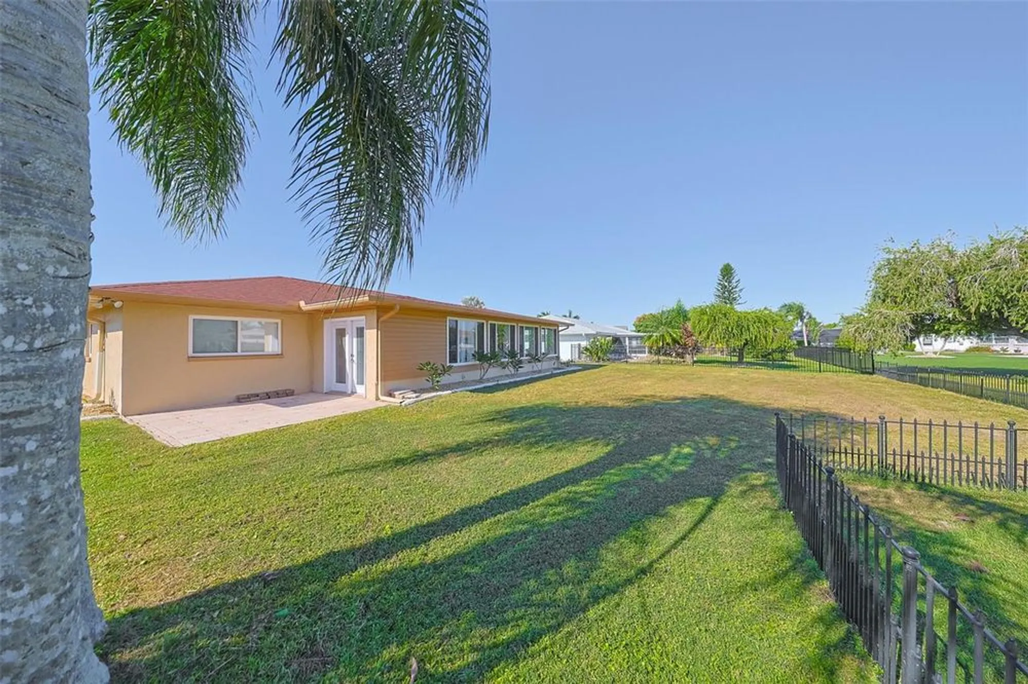 Property Slideshow image 29 of 39 | 627 fort duquesna dr, Sun City Center, FL, 33573