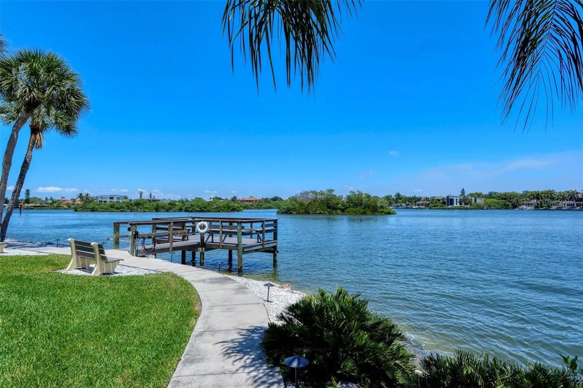 Property Slideshow image 66 of 77 | 1250 n portofino dr # 305mar, Sarasota, FL, 34242
