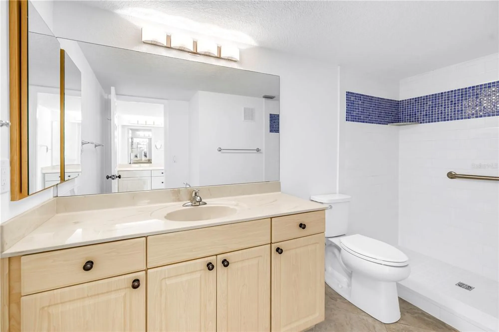 Property Slideshow image 20 of 44 | 7700 sun island dr 401, South Pasadena, FL, 33707