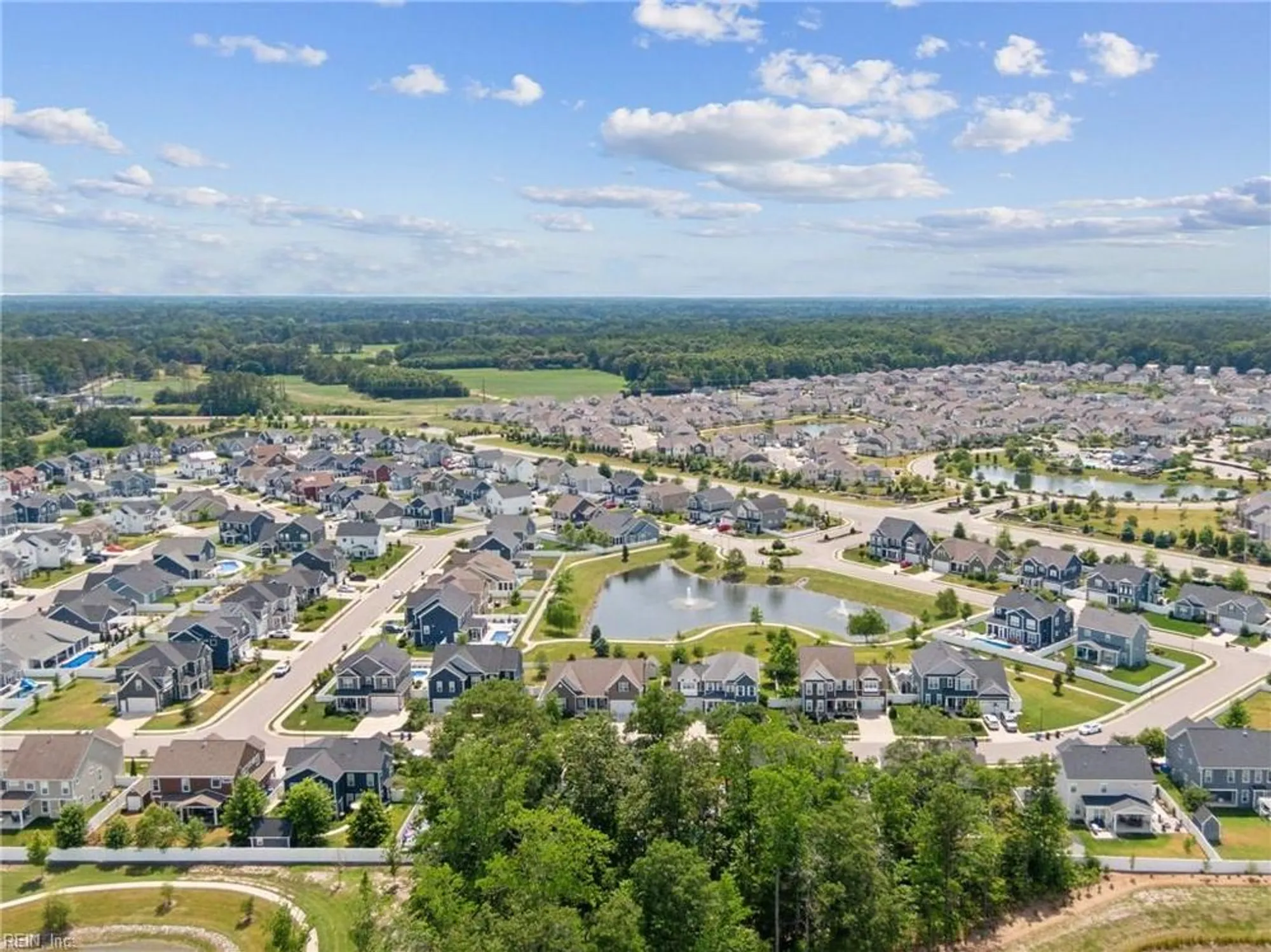 Property Slideshow image 30 of 34 | 2212 edwin dr, Chesapeake, VA, 23322