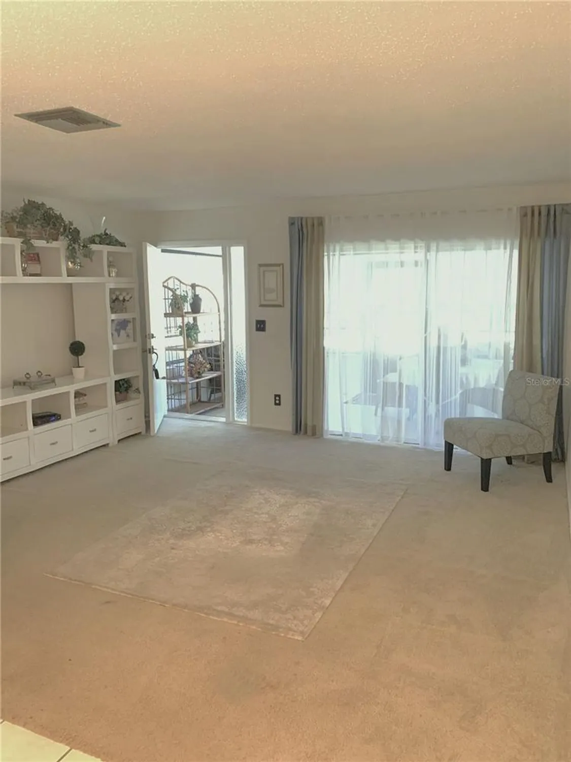 Property Slideshow image 18 of 27 | 2711 sherbrooke ln b, Palm Harbor, FL, 34684