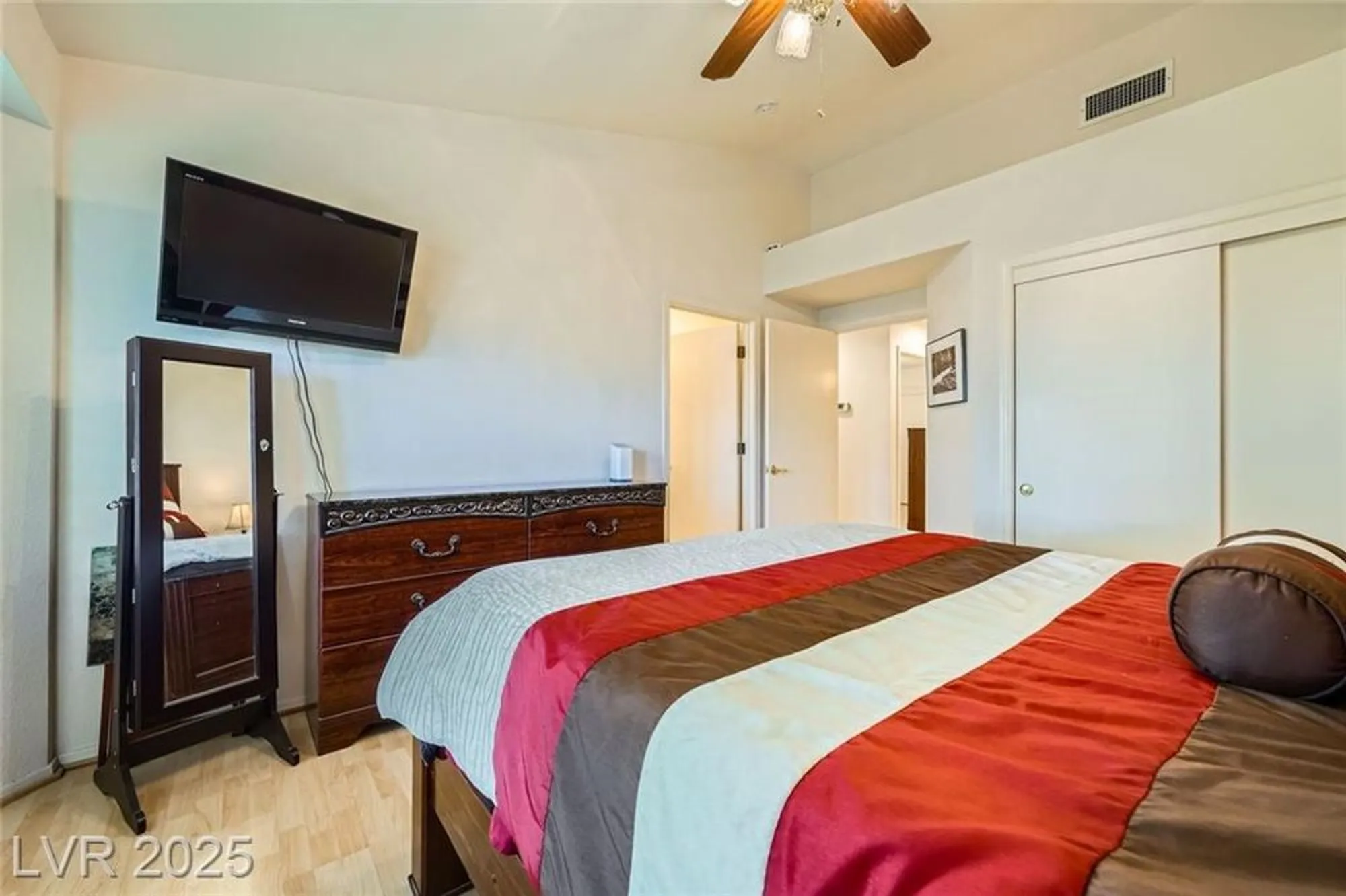 Property Slideshow image 23 of 53 | 9024 starmount dr, Las Vegas, NV, 89134