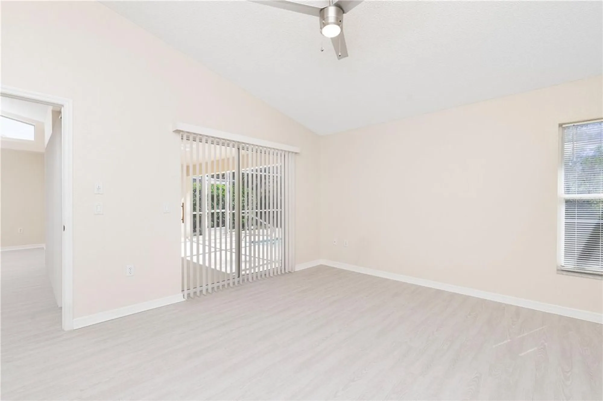 Property Slideshow image 25 of 52 | 9390 mississippi run, Weeki Wachee, FL, 34613