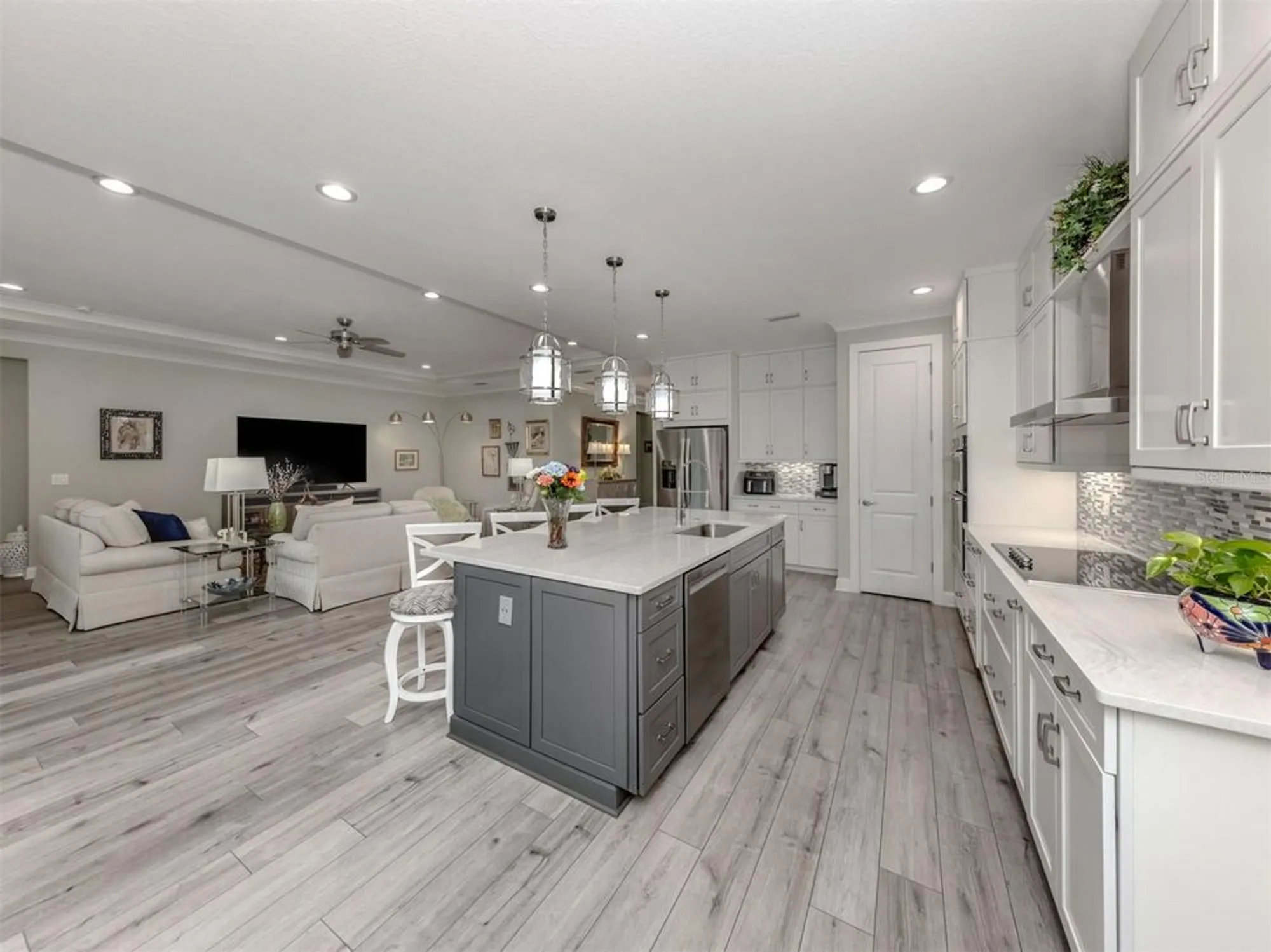 Property Slideshow image 14 of 78 | 592 mistiflower cir, Nokomis, FL, 34275