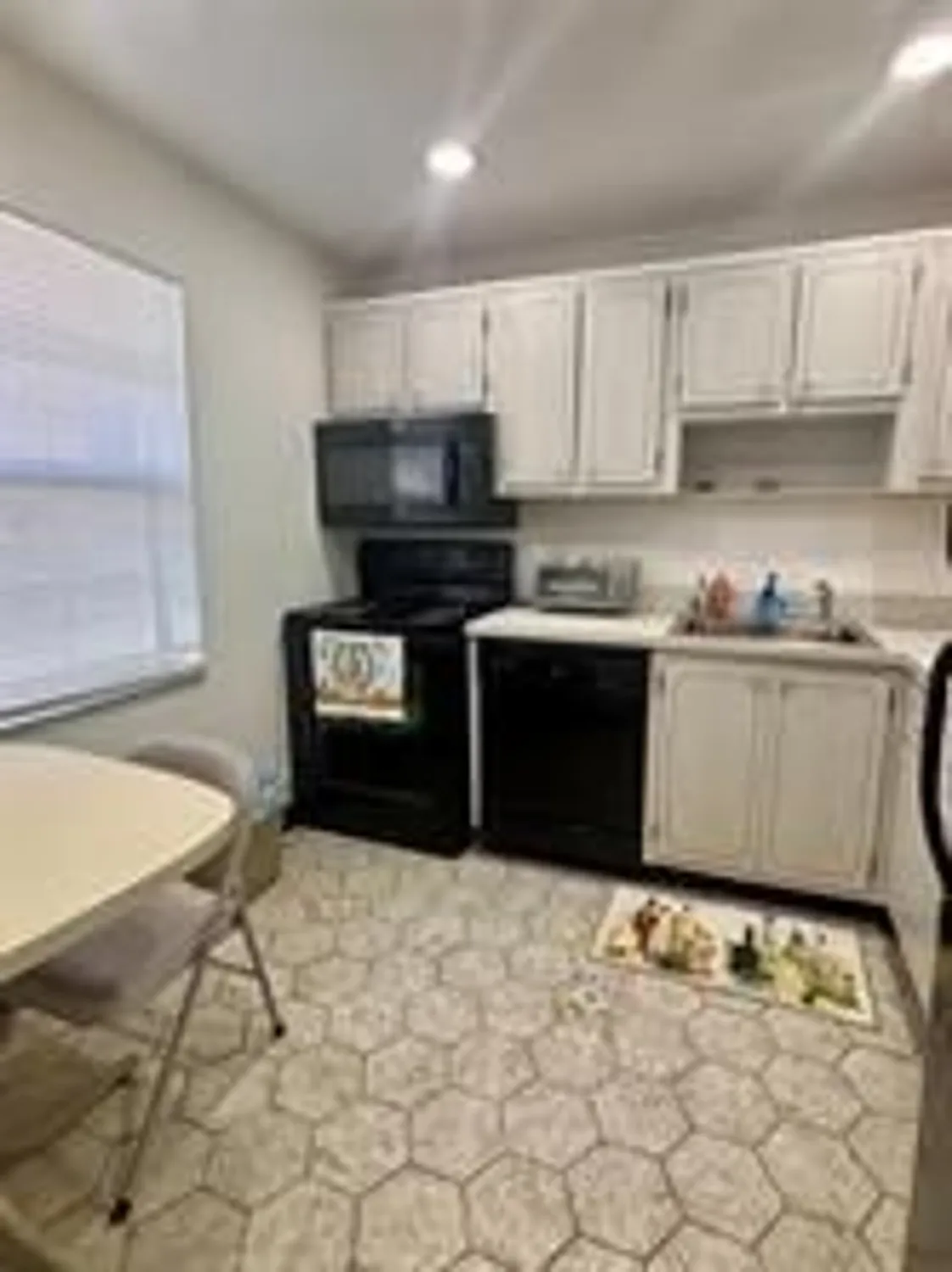 Property Slideshow image 6 of 32 | 7600 nw 5th pl apt 102, Margate, FL, 33063