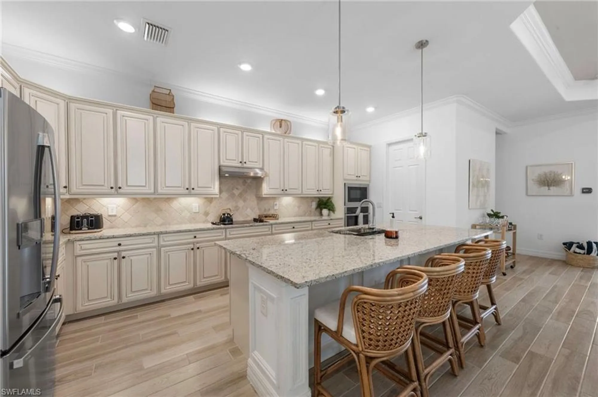 Property Slideshow image 10 of 49 | 28009 foxrock ct, Bonita Springs, FL, 34135