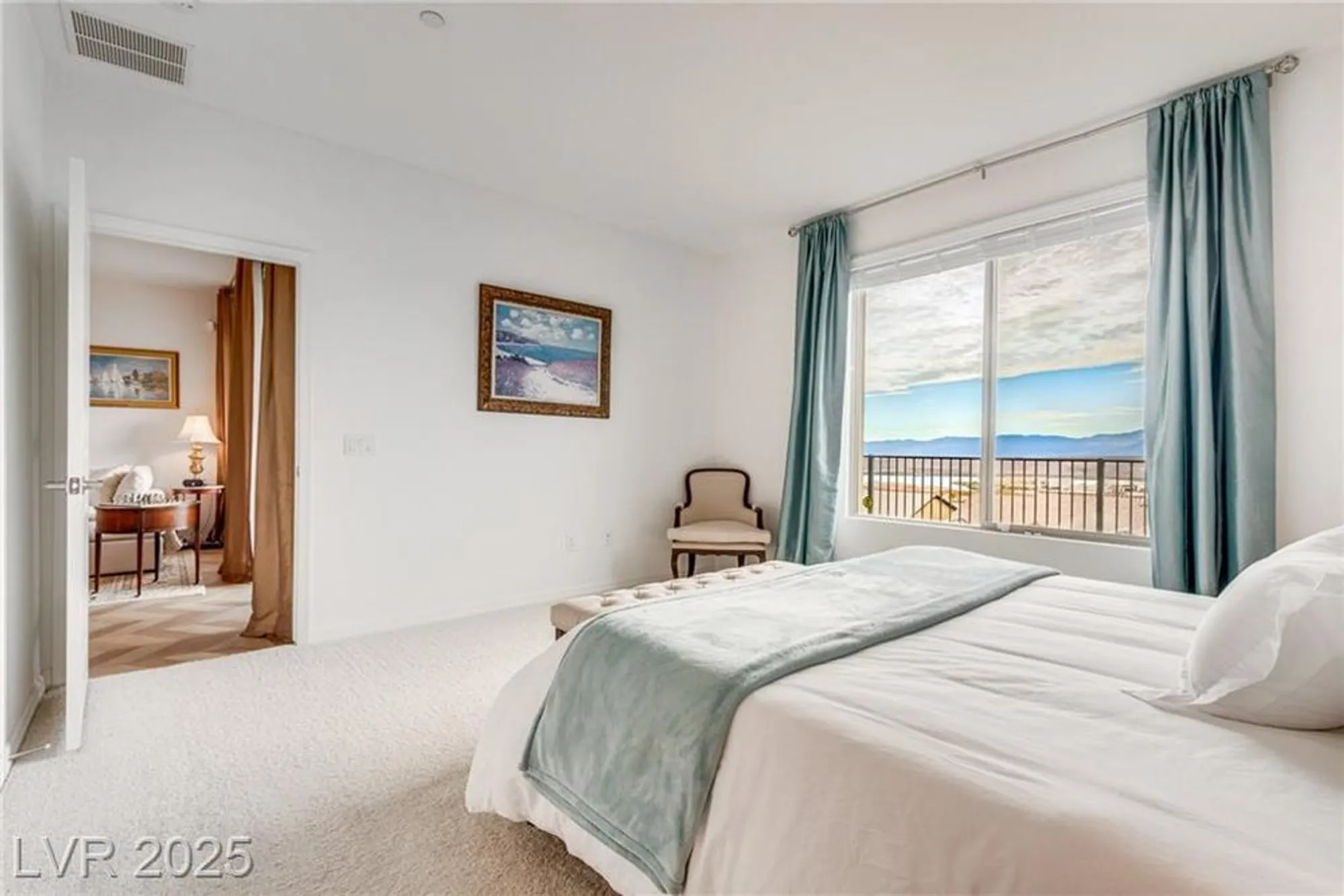 Property Slideshow image 16 of 35 | 48 stone bluff ln, Henderson, NV, 89011