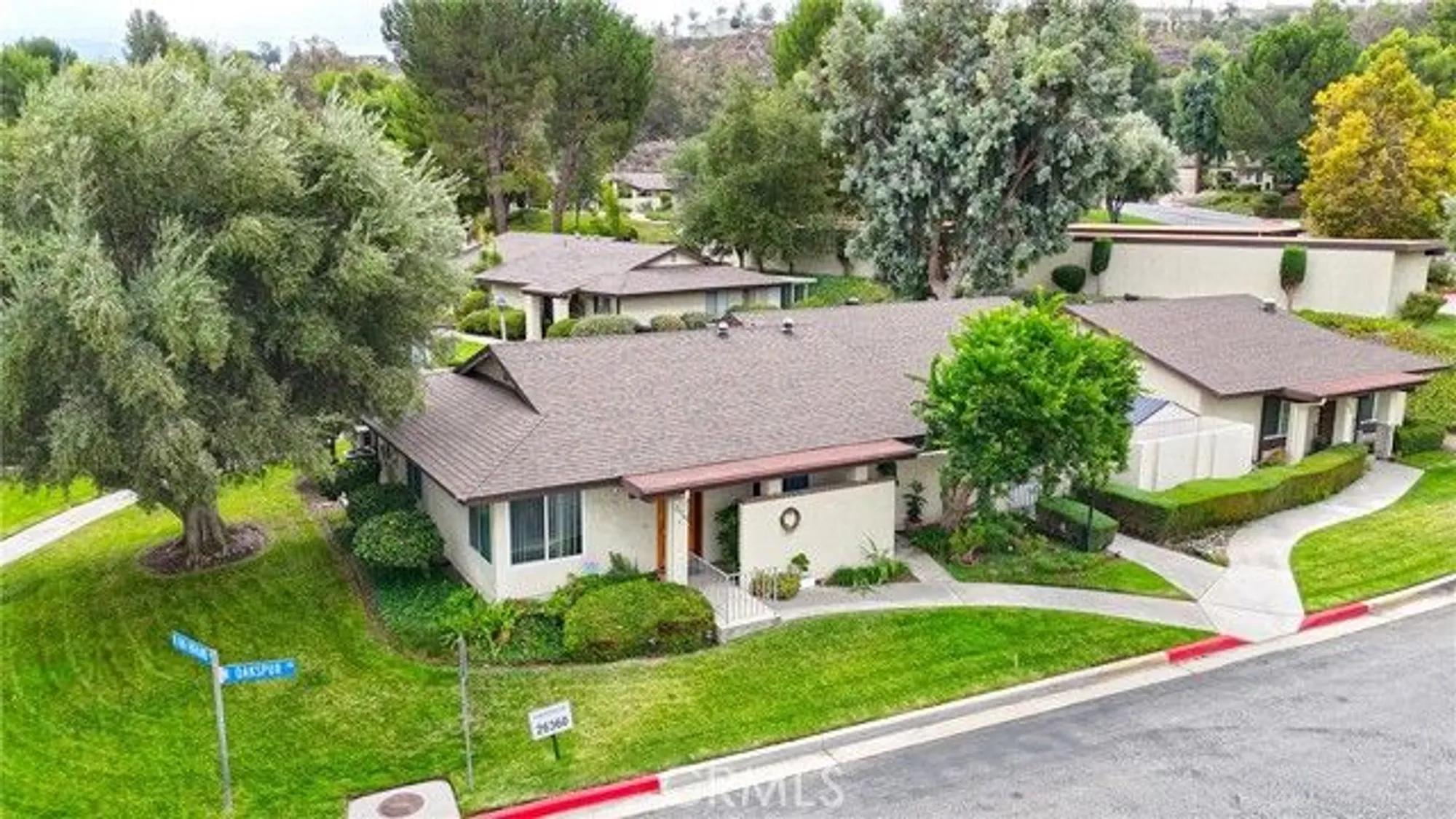 Property Slideshow image 2 of 18 | 26360 oakspur dr a, Newhall, CA, 91321