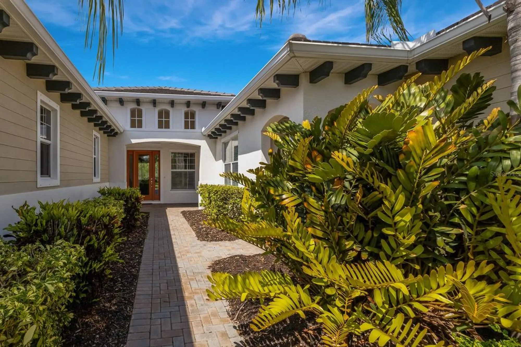 Property Slideshow image 4 of 94 | 5209 lake overlook ave, Bradenton, FL, 34208