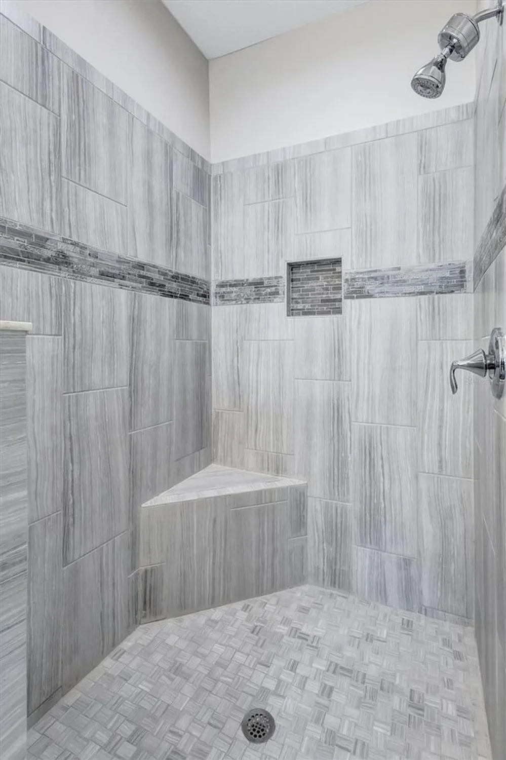 Property Slideshow image 26 of 55 | 5221 horizon cv, Bradenton, FL, 34211