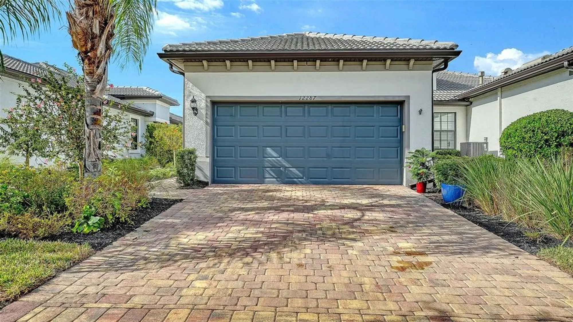 Property Slideshow image 4 of 53 | 12287 myrtle bay ct, Sarasota, FL, 34238