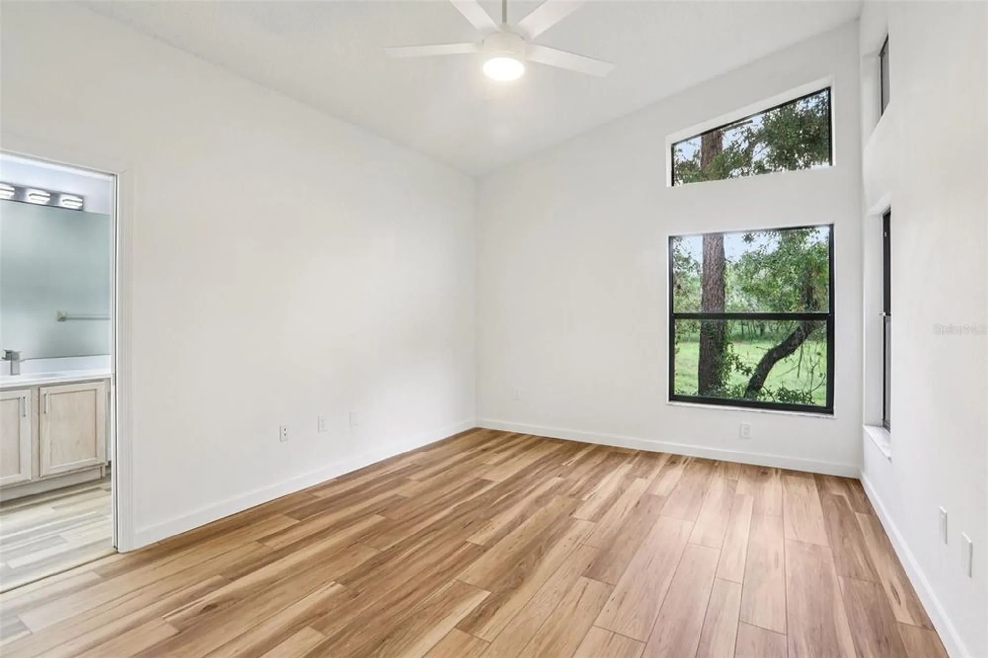 Property Slideshow image 19 of 32 | 533 bent oak ct, Spring Hill, FL, 34609